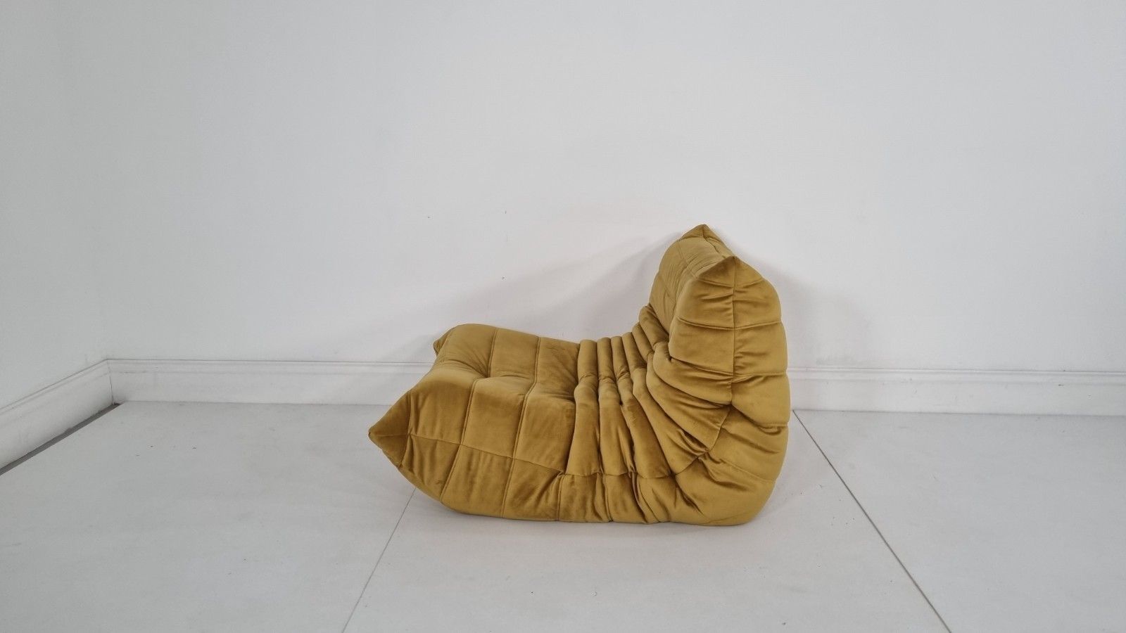 photo vinterior Ligne Roset Togo Chair And Footstool In Bronze Gold Velvet Immaculate