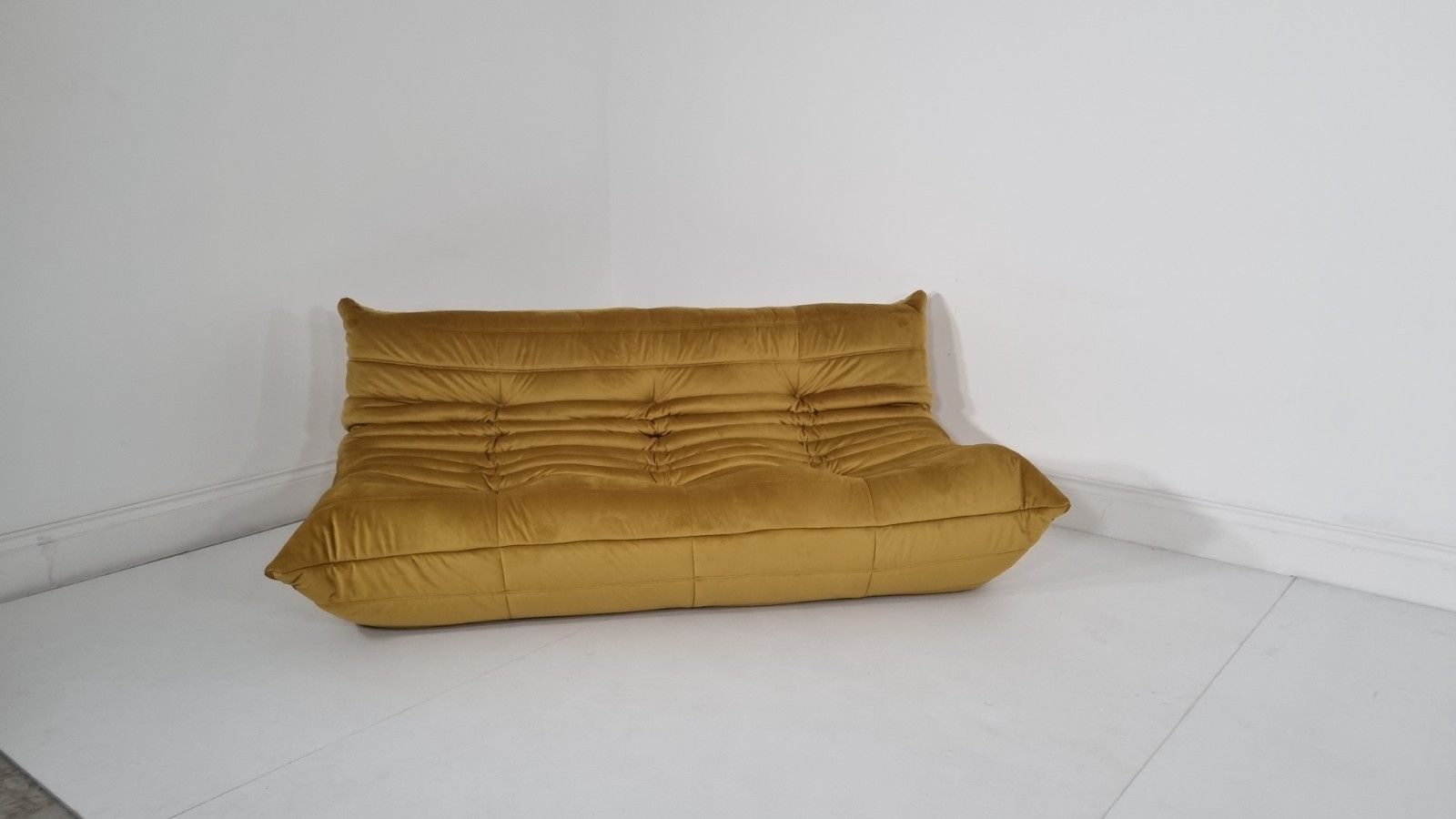 Ligne Roset Togo 3 Seater In Bronze Gold Velvet Excellent Condition photo 3180.0