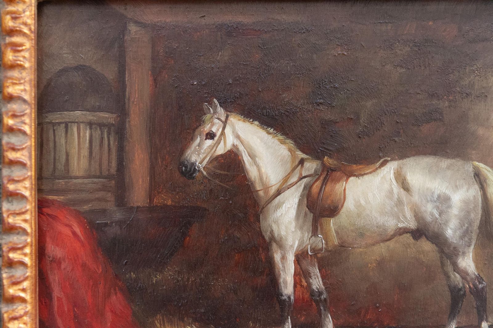photo vintage Vintage Oil Painting Of White Horse In Gilded Frame, 20th Century.