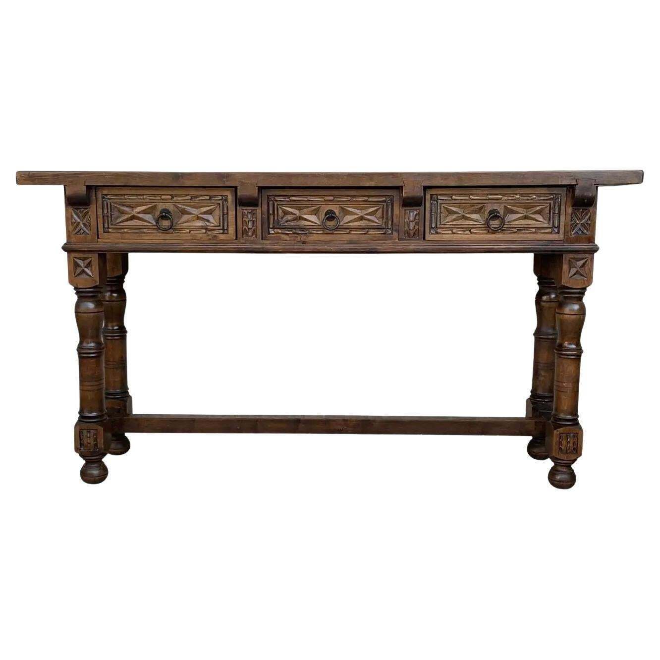 Early 19th Century Carved Walnut Wood Catalan Spanish Console Table