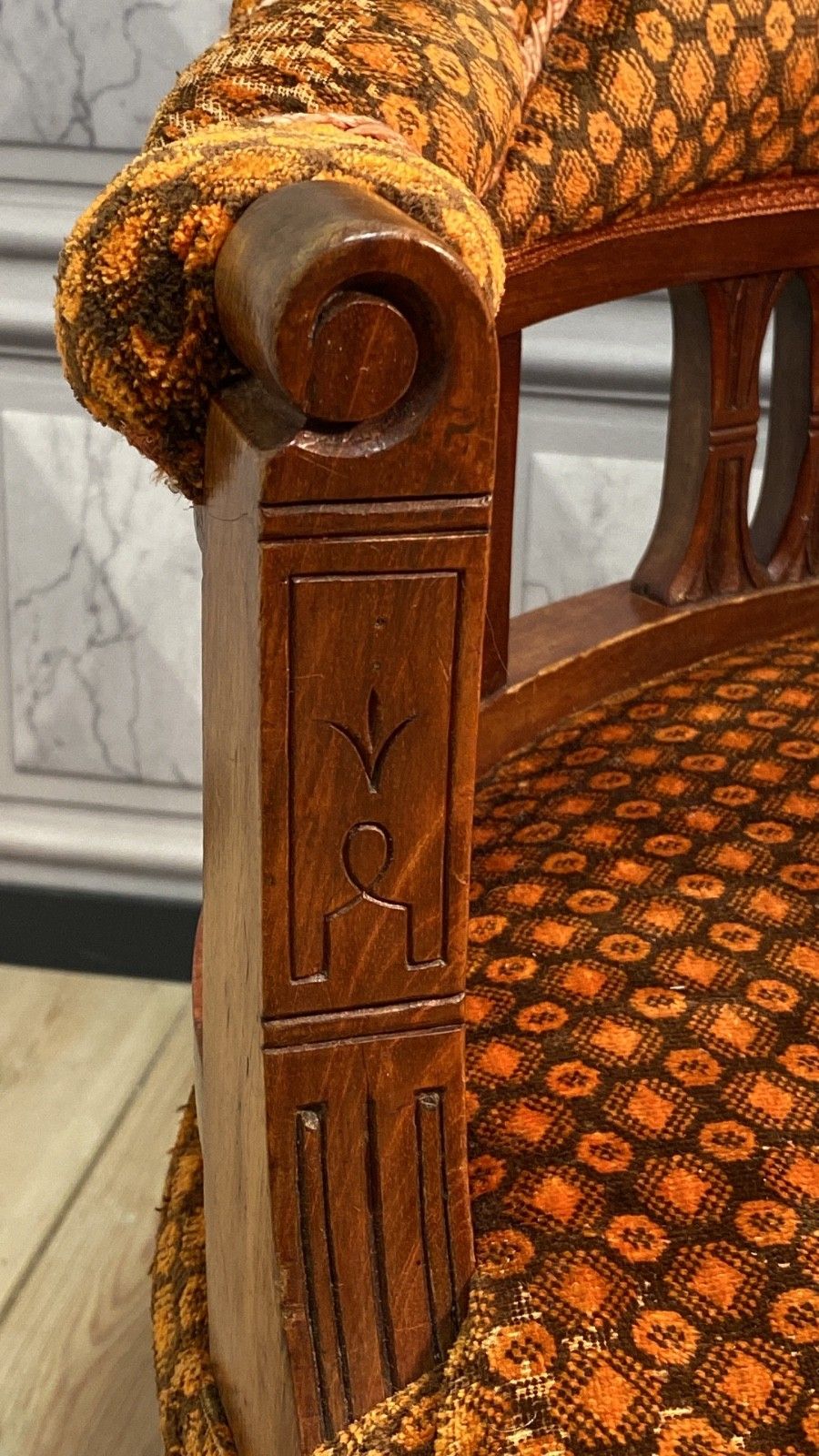 photo furniture Late Victorian /Early Edwardian Tub Chair