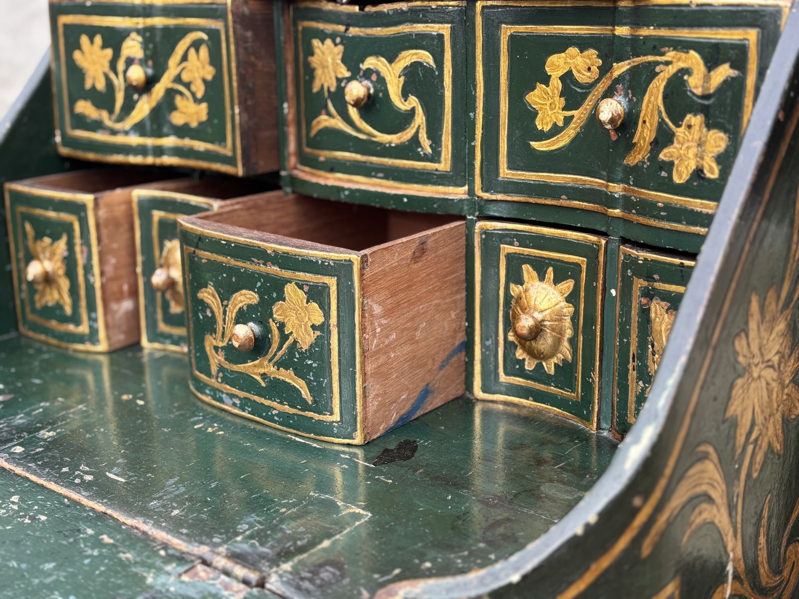 18th Century Venetian Painted Travelling Bureau On Table photo 7800.0