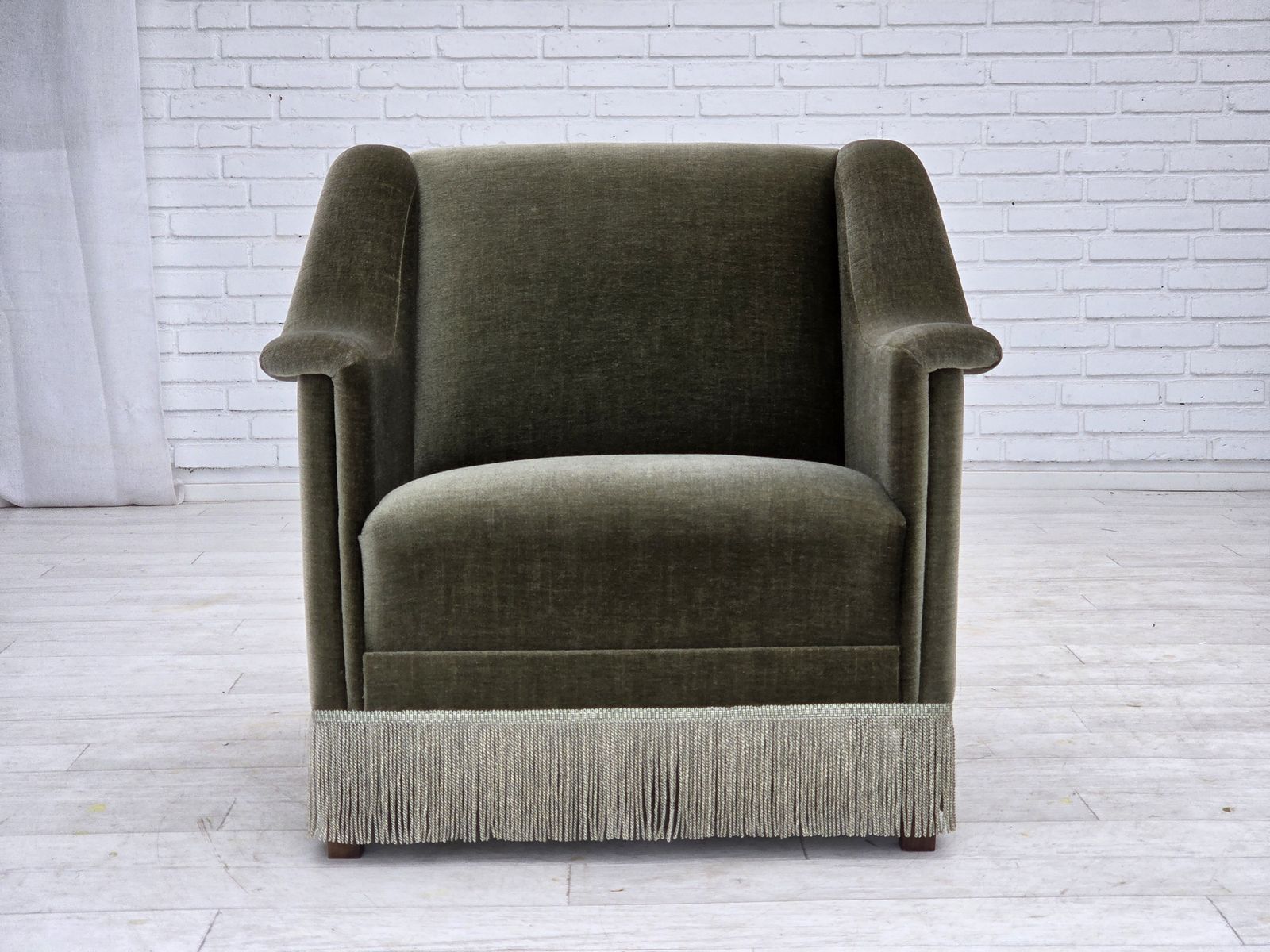Ca. Jaren 1970, Deense Fauteuil, Groen Meubelvelours, Beukenhout. photo furniture