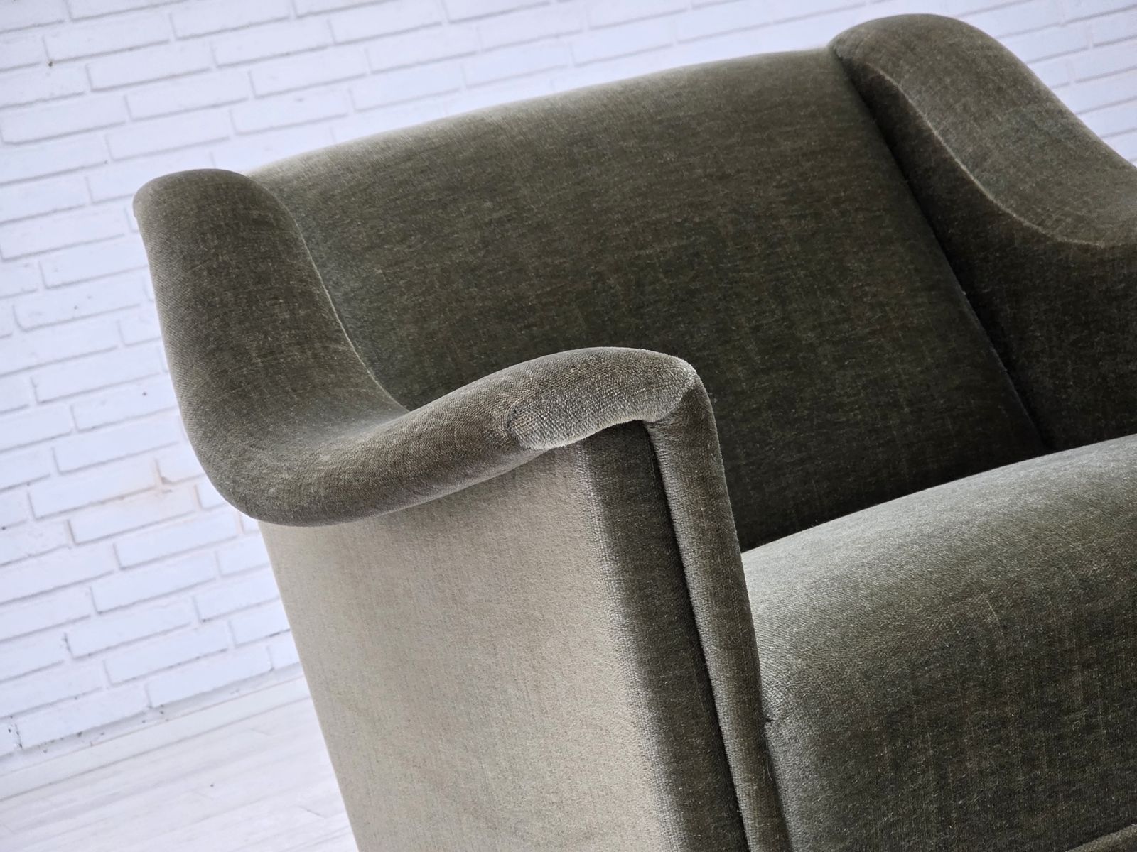 Ca. Jaren 1970, Deense Fauteuil, Groen Meubelvelours, Beukenhout. photo vintage
