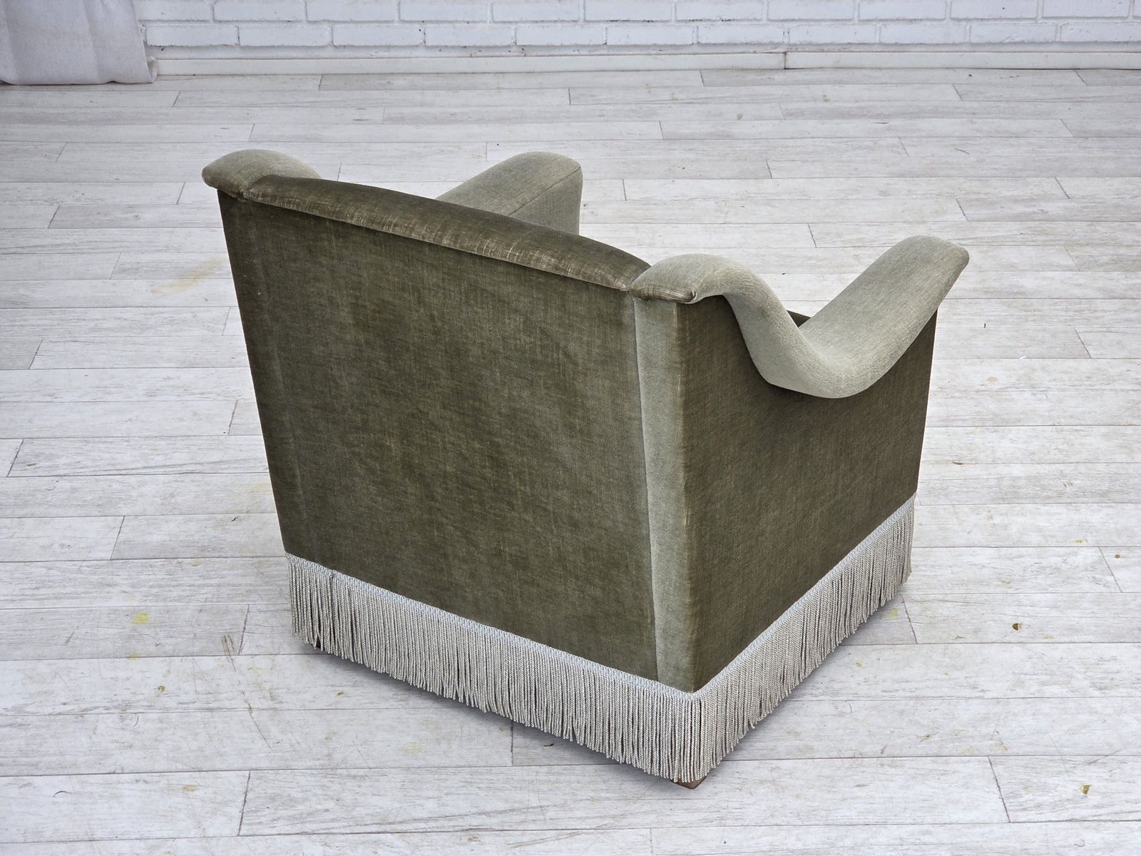 photo vinterior Ca. Jaren 1970, Deense Fauteuil, Groen Meubelvelours, Beukenhout.