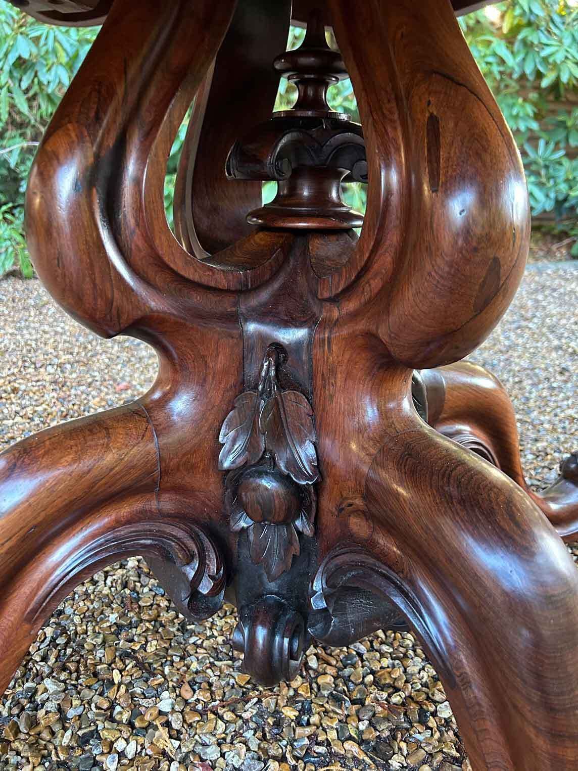 photo vinterior William IV Rosewood Tilt Top Oval Serpentine Dining Table