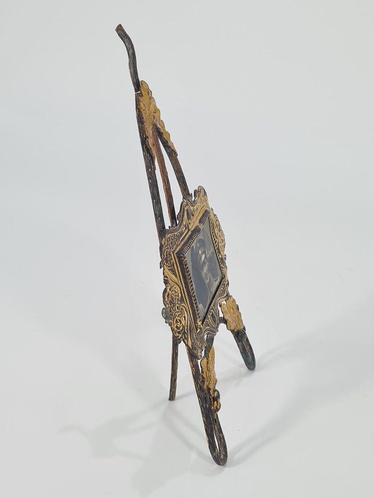 Antique Standing Photo Frame In Gilded Metal, 1890s photo vinterior
