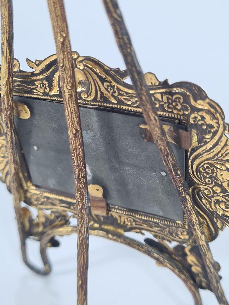 Antique Standing Photo Frame In Gilded Metal, 1890s photo vintage