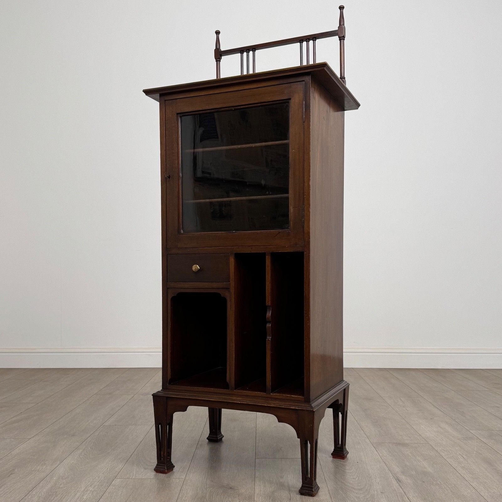 Antique 20th Century Good Quality Cabinet In Mahogany photo for sale