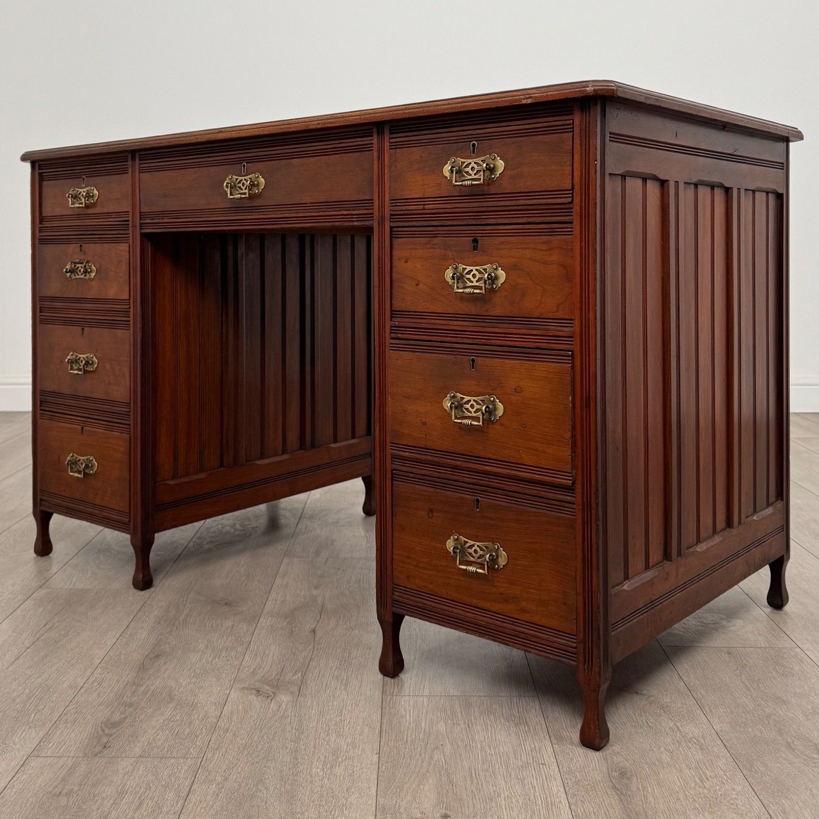 Antique 20th Century Fine Quality Desk In Walnut photo furniture