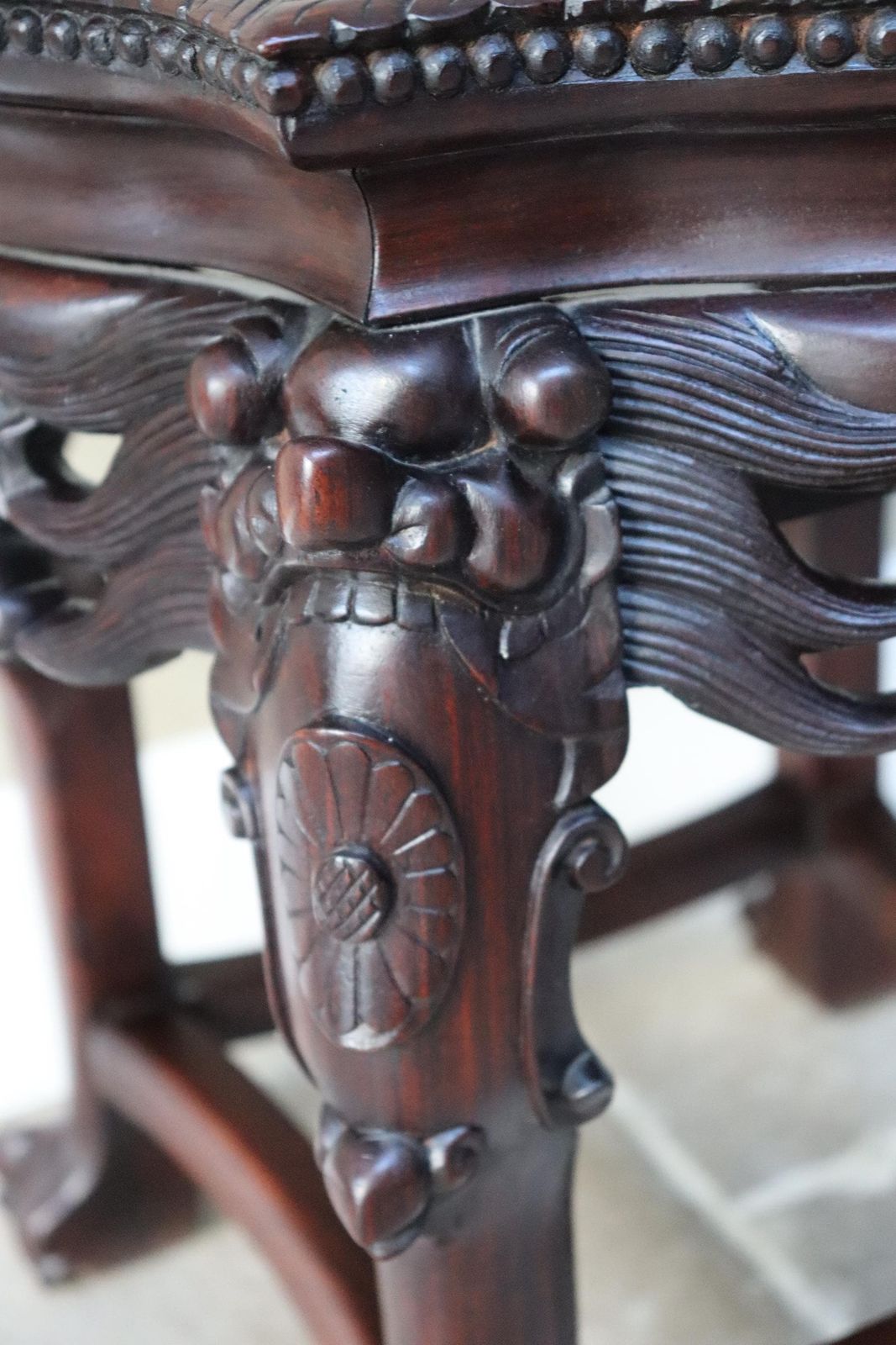 photo furniture Carved Wood Plant Stand, Marble Top, Asian Style Accent Table (St.275)