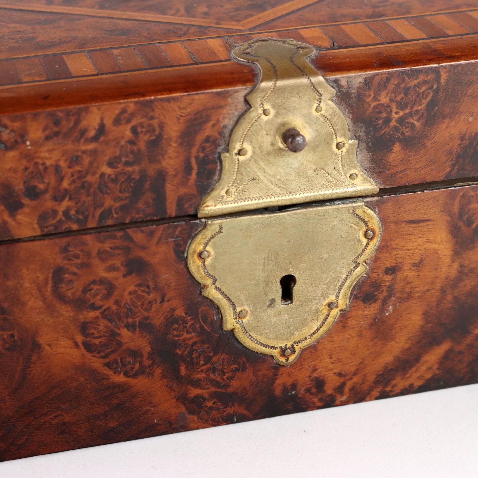 Antique Box Burl Veneered Wood Italy XIX Century photo 560.0