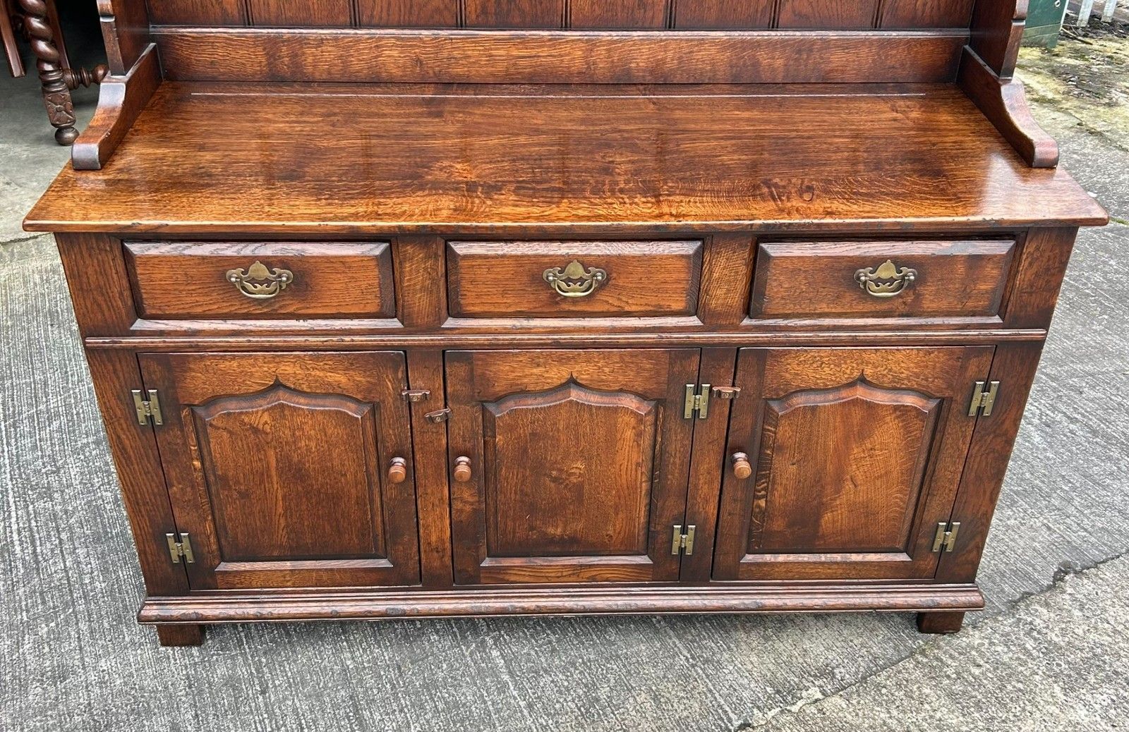 Chingford English Country House Oak Dresser & Rack Titchmarsh & Goodwin Style photo vintage