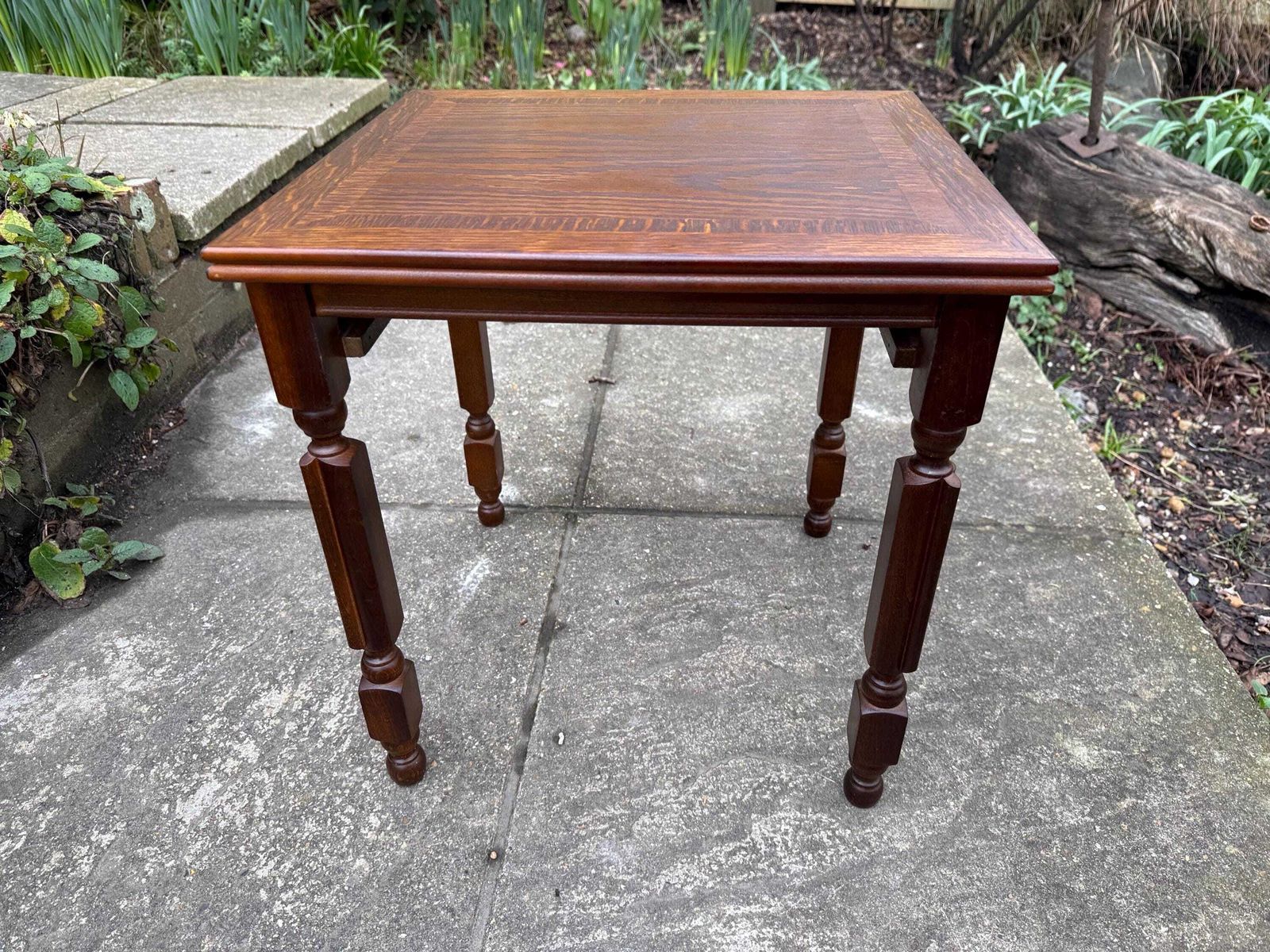 Top Quality 1980s Side Table With Attractive Veneered Detail And Neo Traditional Turned Legs photo 134.0