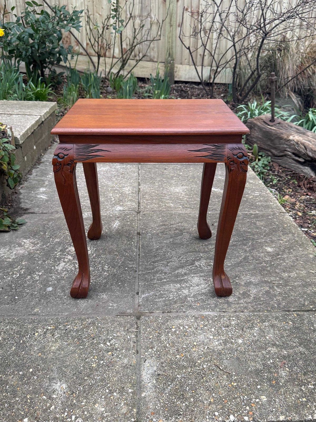 photo vintage Vintage Carved Hardwood Side Table, Oriental Export Occasional Table, Chinoiserie Style, C.1980s