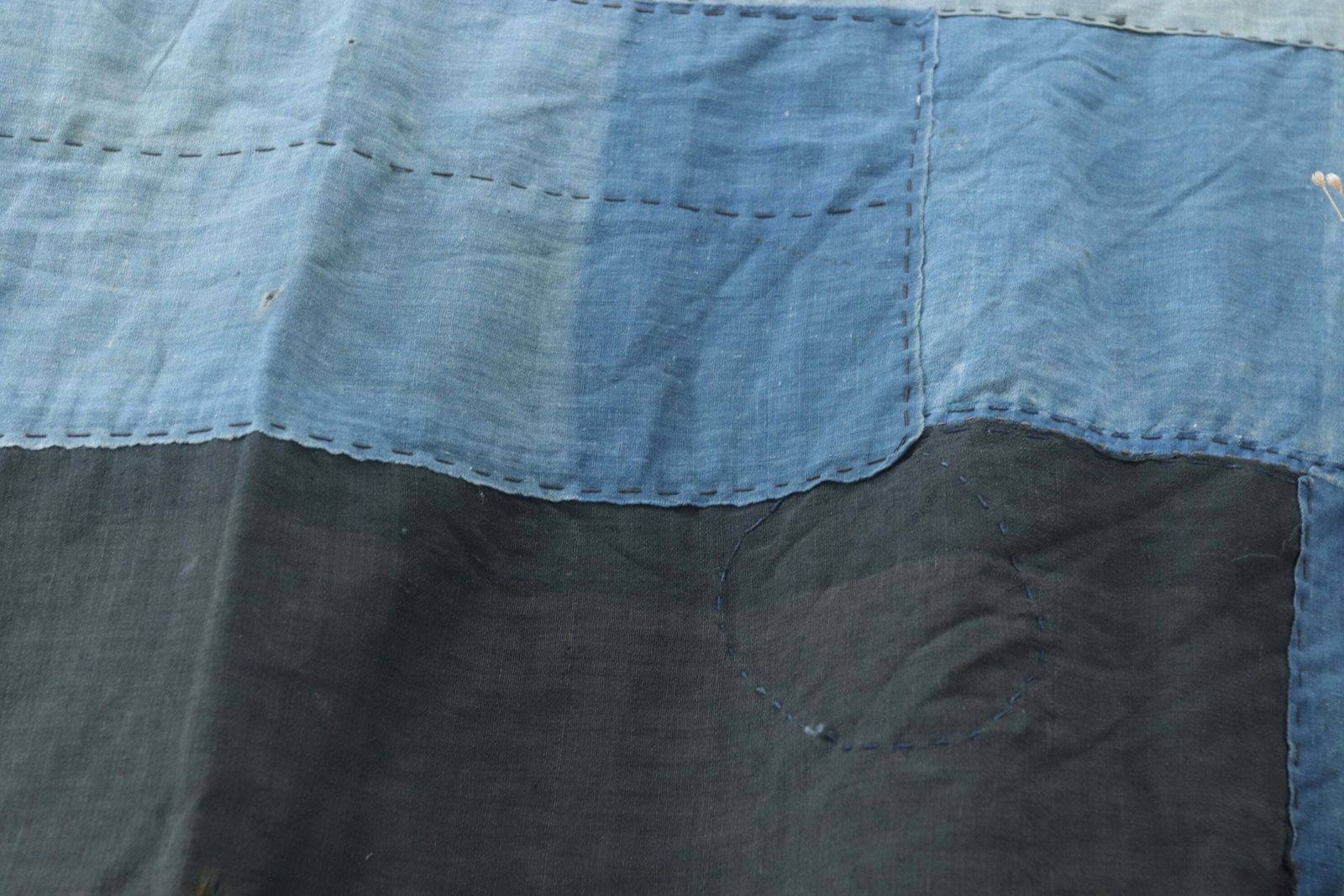 Early 20th Century Japanese Indigo Dyed Cotton Furoshiki Boro photo vinterior