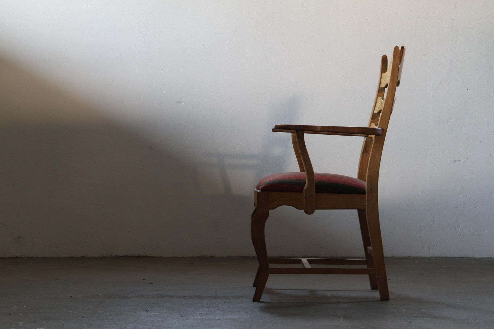 Pair Of Vintage Brutalist Oak Razorblade Armchairs By Henning Kjærnulf, 1960s photo vintage