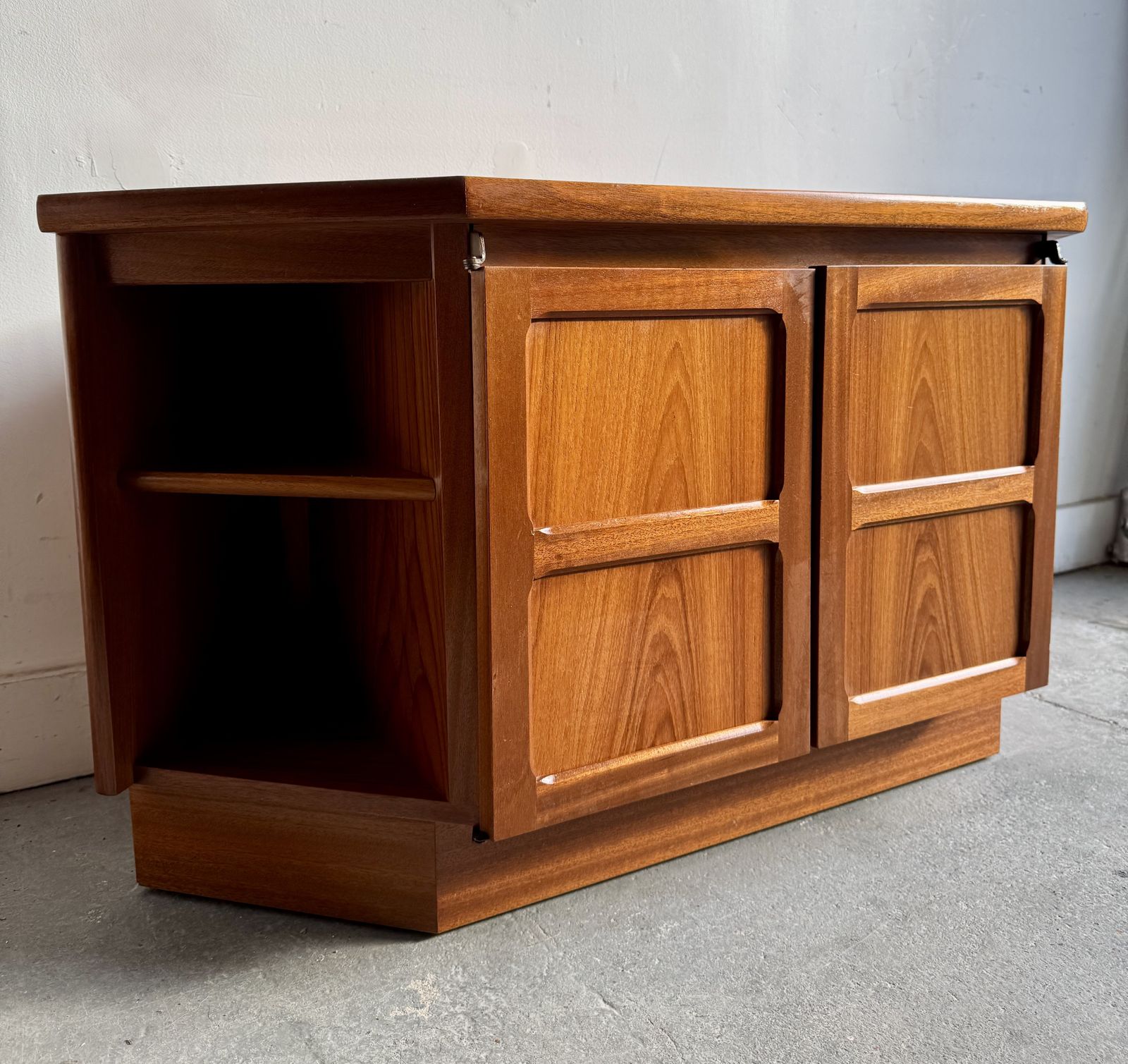 Vintage Corner Tv Stand Video Cabinet By Nathan photo 220.0