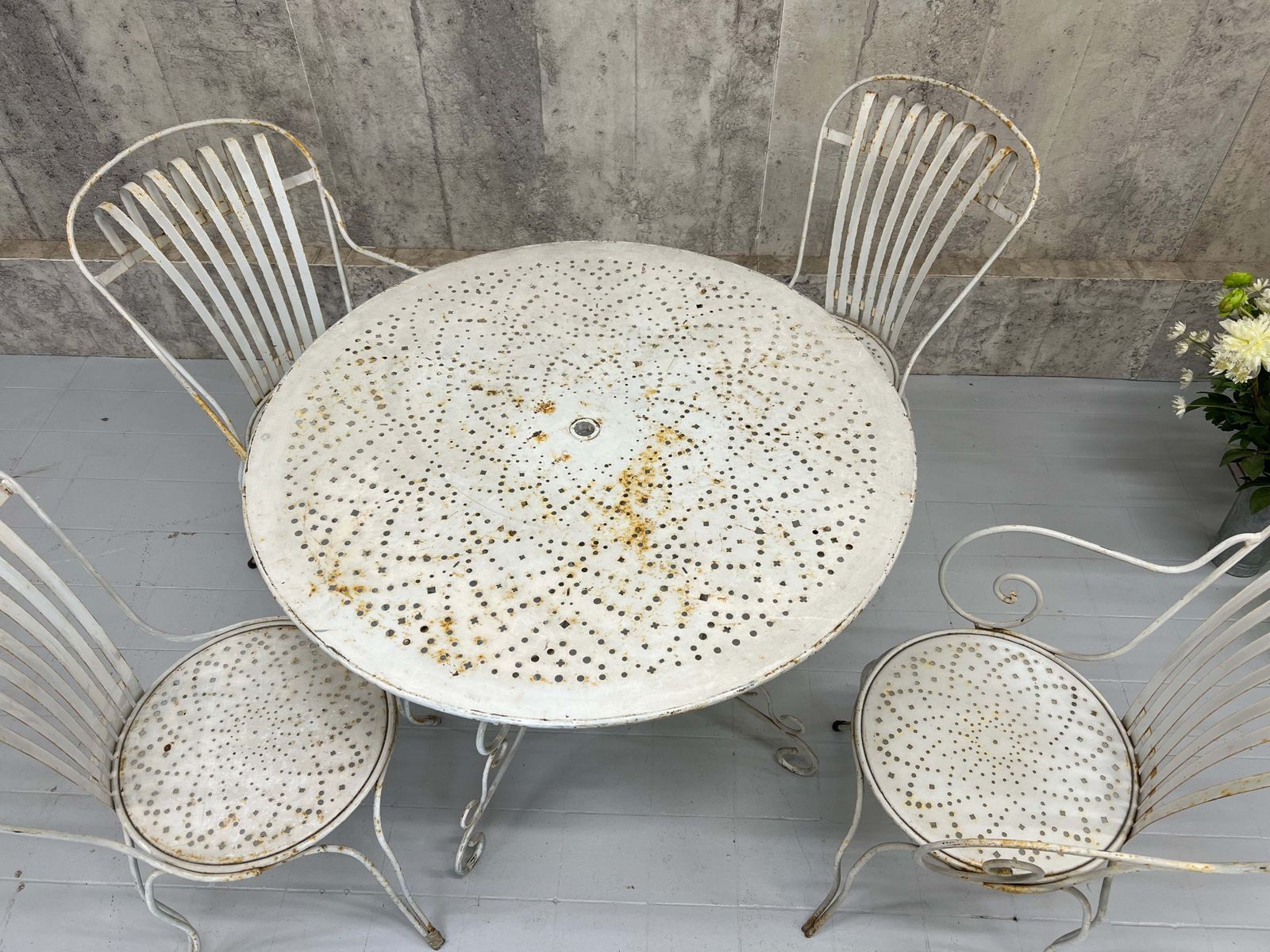 Set Lightest Grey Metal Garden 2 Chairs + 2 Carvers Plus Circular Table photo for sale