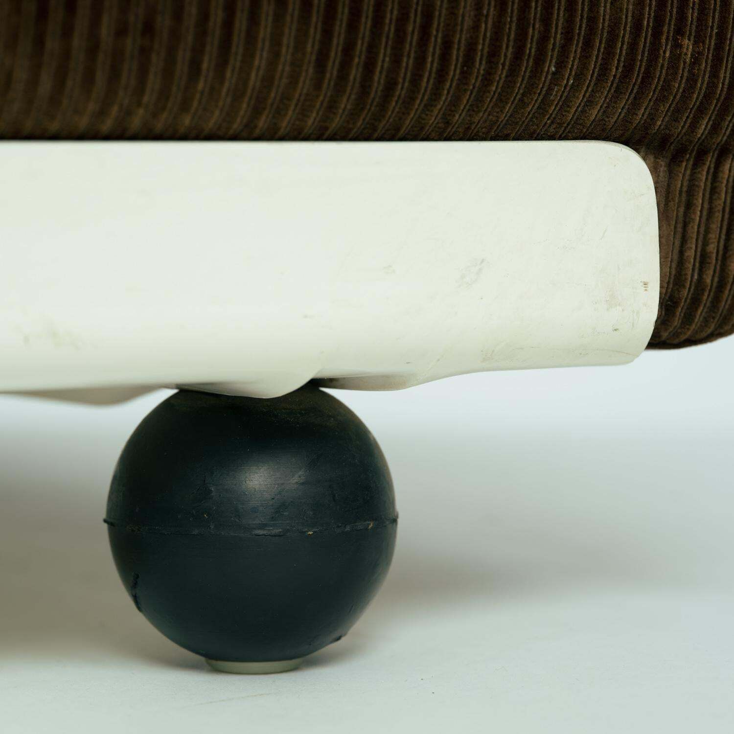 2507.0 Mario Bellini For C&B Italia Modular 'Amanta' Seating Elements Original Brown Corduroy photo