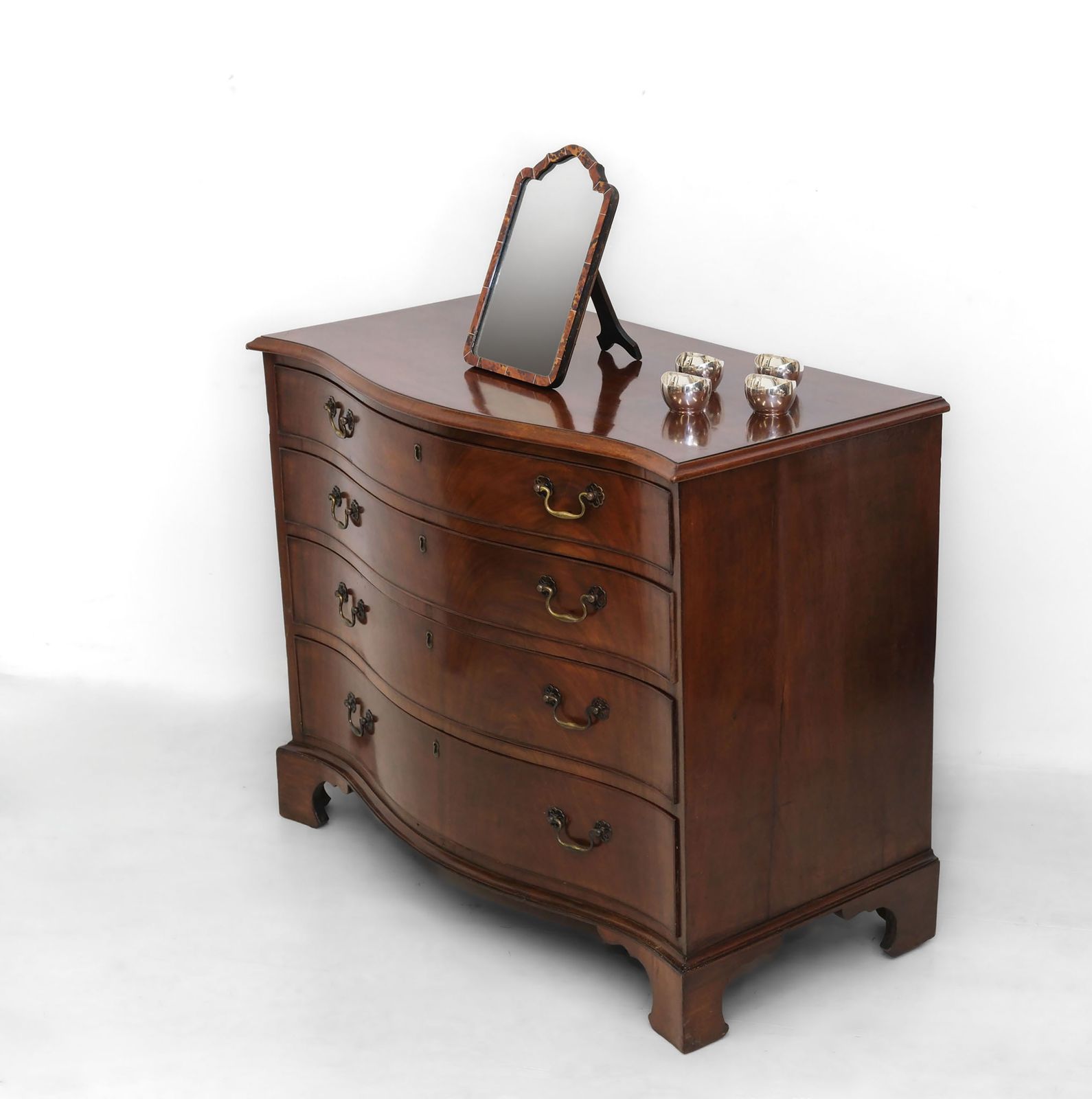 George III Mahogany Serpentine Chest Of Drawers photo furniture