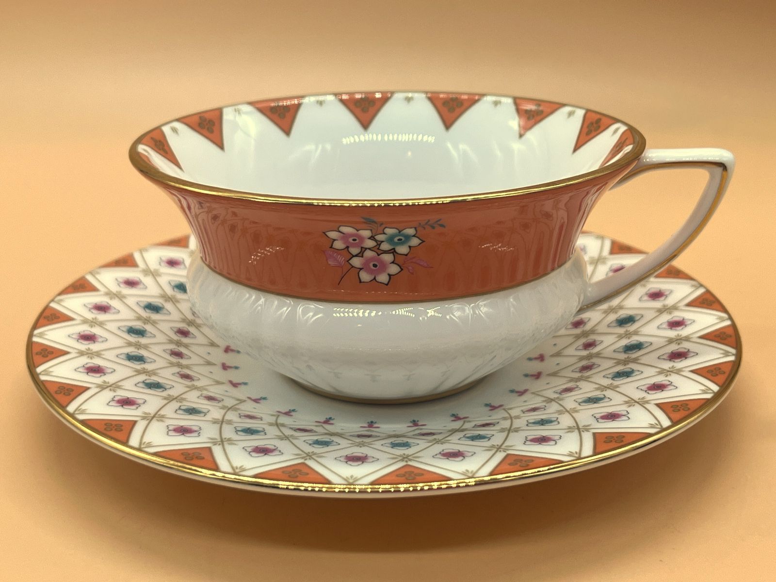 photo vinterior Wedgwood China Wonderlust Collection Peony Diamond Design Tea Cup And Saucer Duo In Original Box.