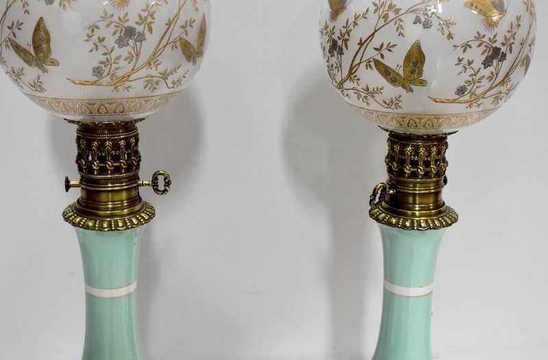 photo furniture Pair Of Electrified Oil Lamps, 19th