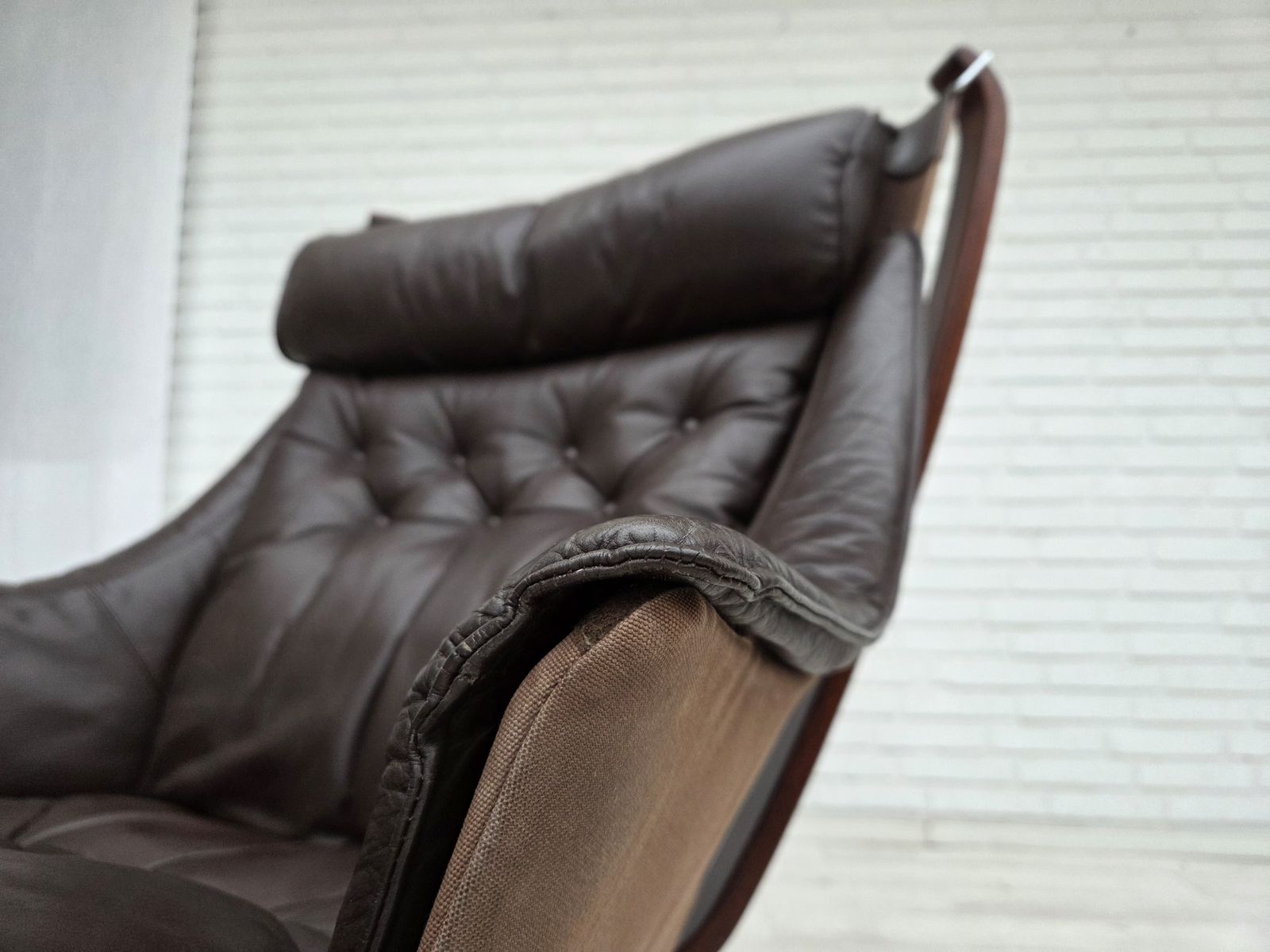 photo vinterior Ca. Jaren 1970, Noors Design Door Sigurd Ressel, Lounge Chair Model "Falcon".