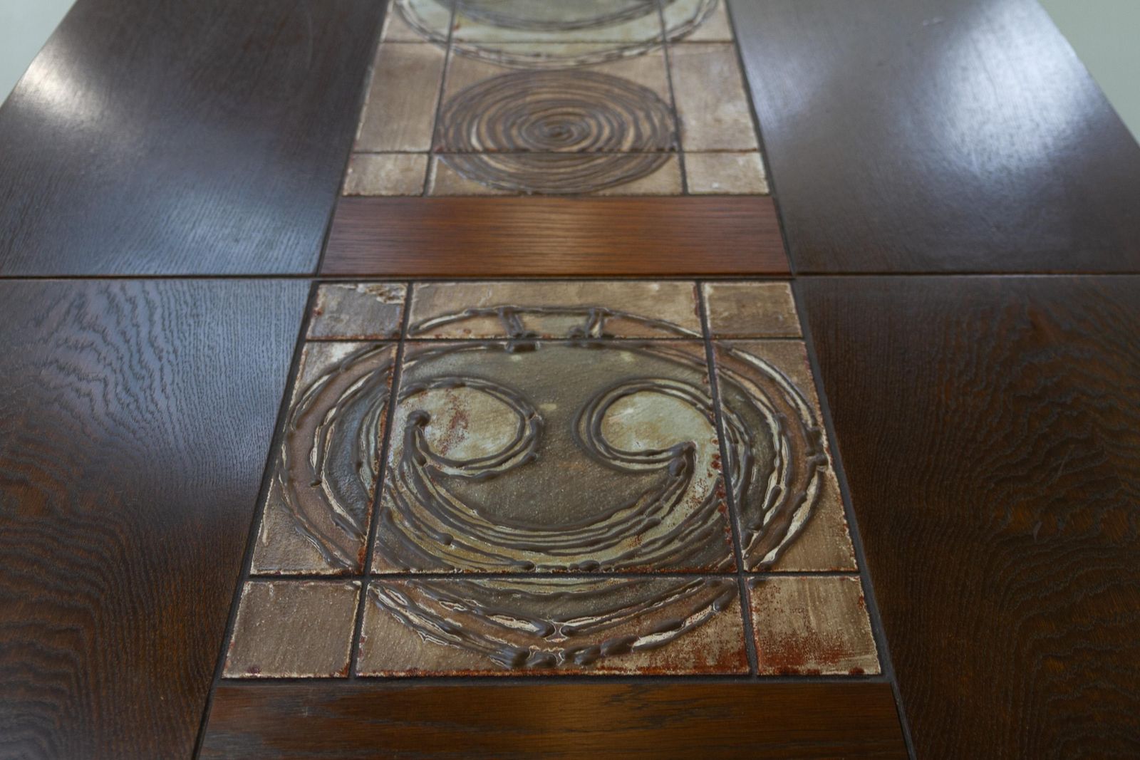 photo vinterior Danish Brutalist Oak Drop Leaf Dining Table With Ox Art Tiles By Gangso, 1970s.
