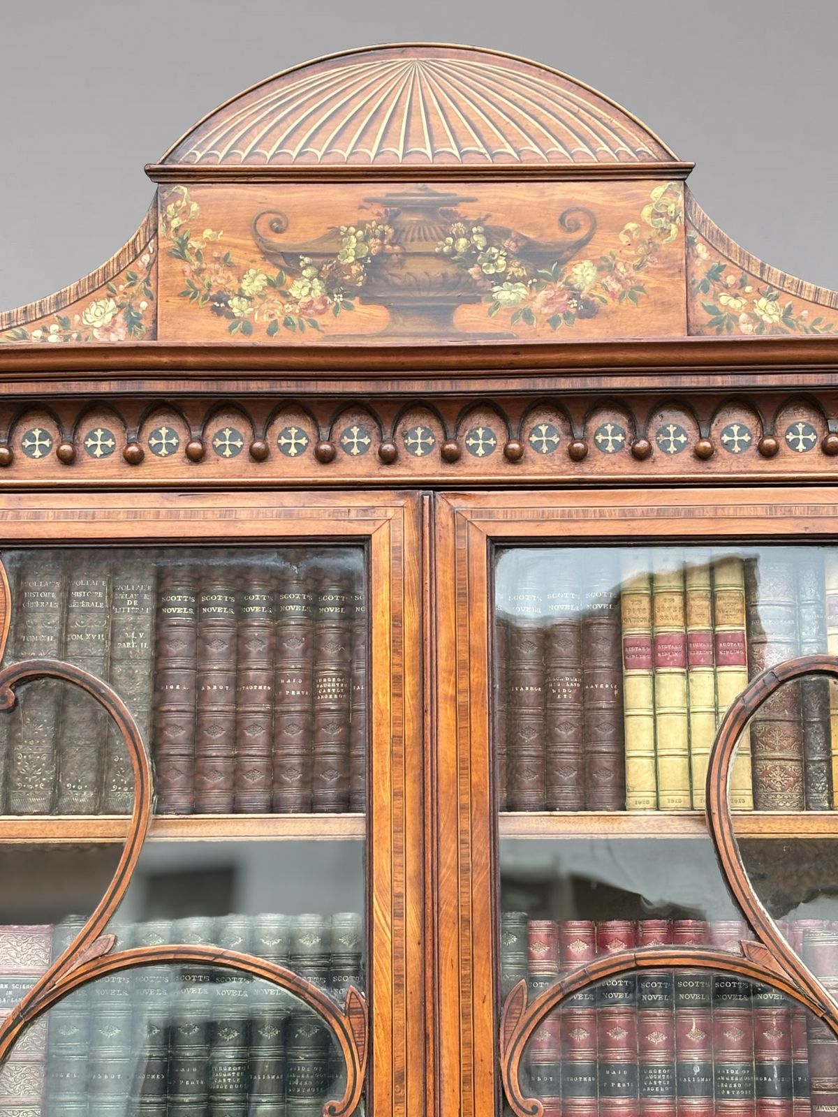 photo vinterior 18th Century George III Sheraton Period Satinwood Inlaid Bureau Bookcase