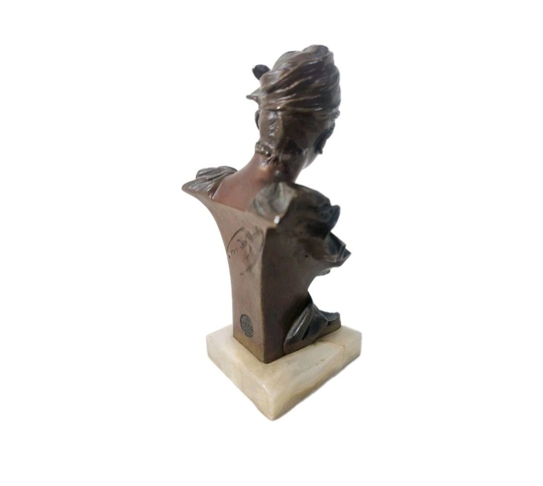 A Georges Van Der Straeten Art Nouveau Bronze Bust Of A Woman, Signed photo vinterior