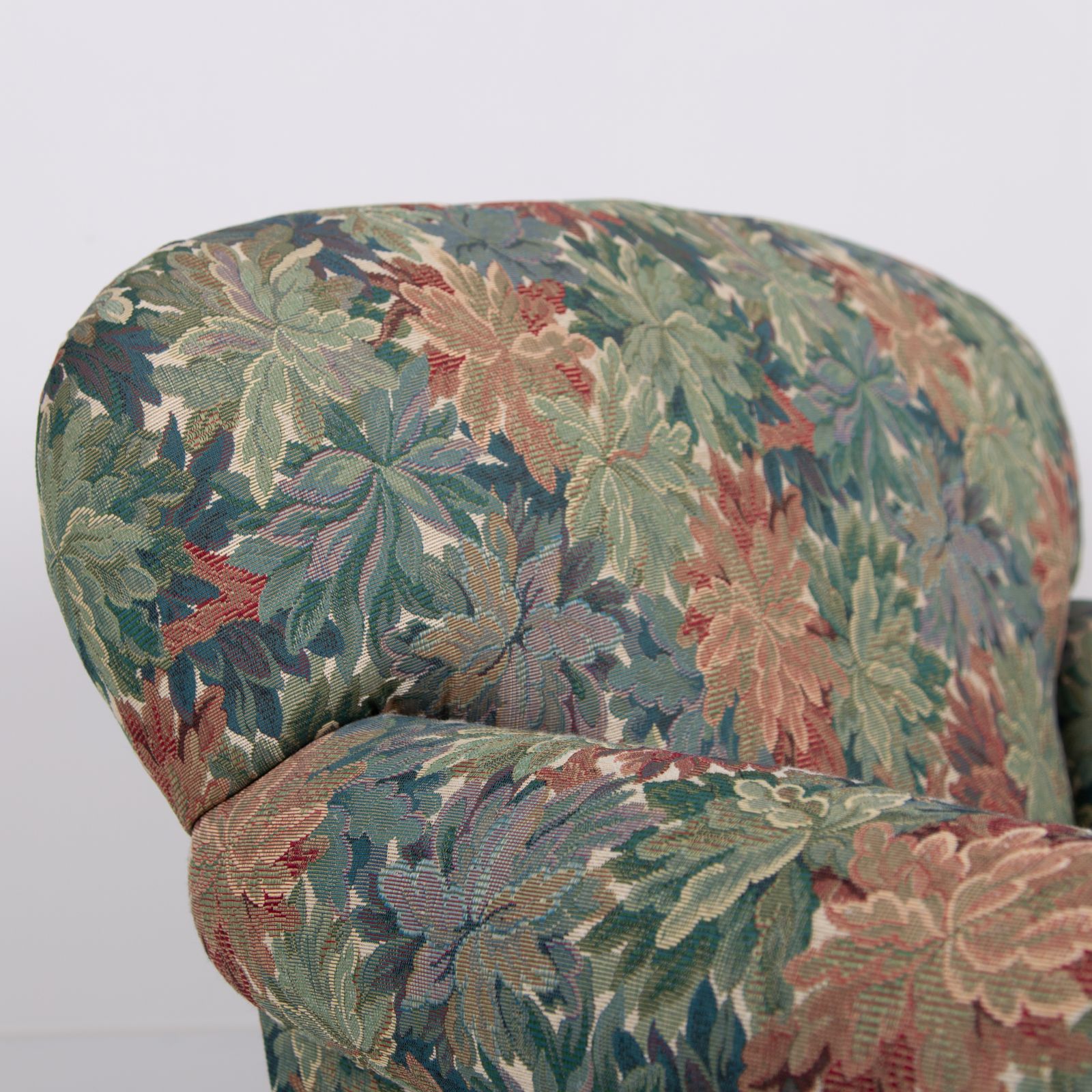 A Lovely Pair Of Antique English Armchairs Early 1900s photo vinterior