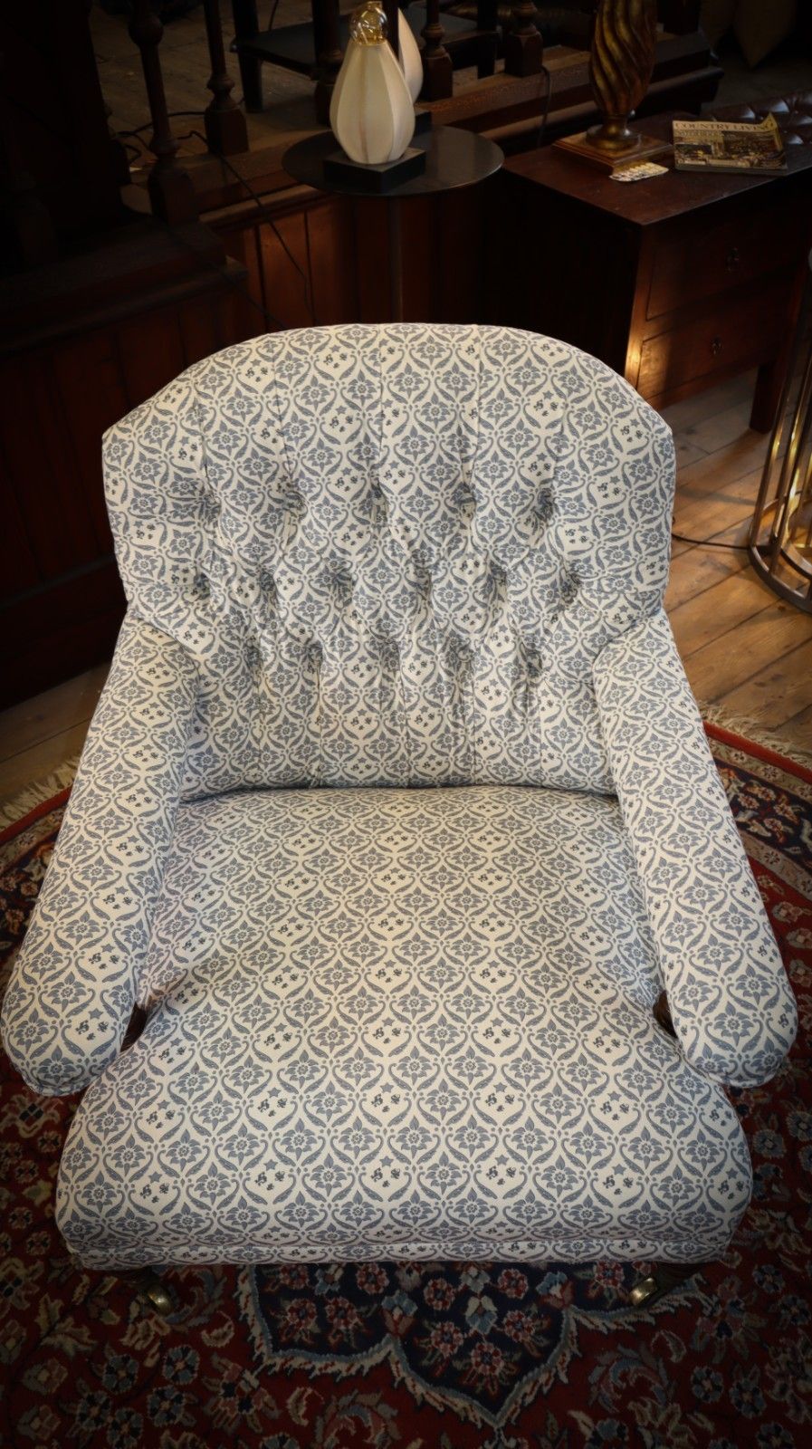 photo vintage Howard & Sons Buttoned Open Armchair In Ticking Fabric