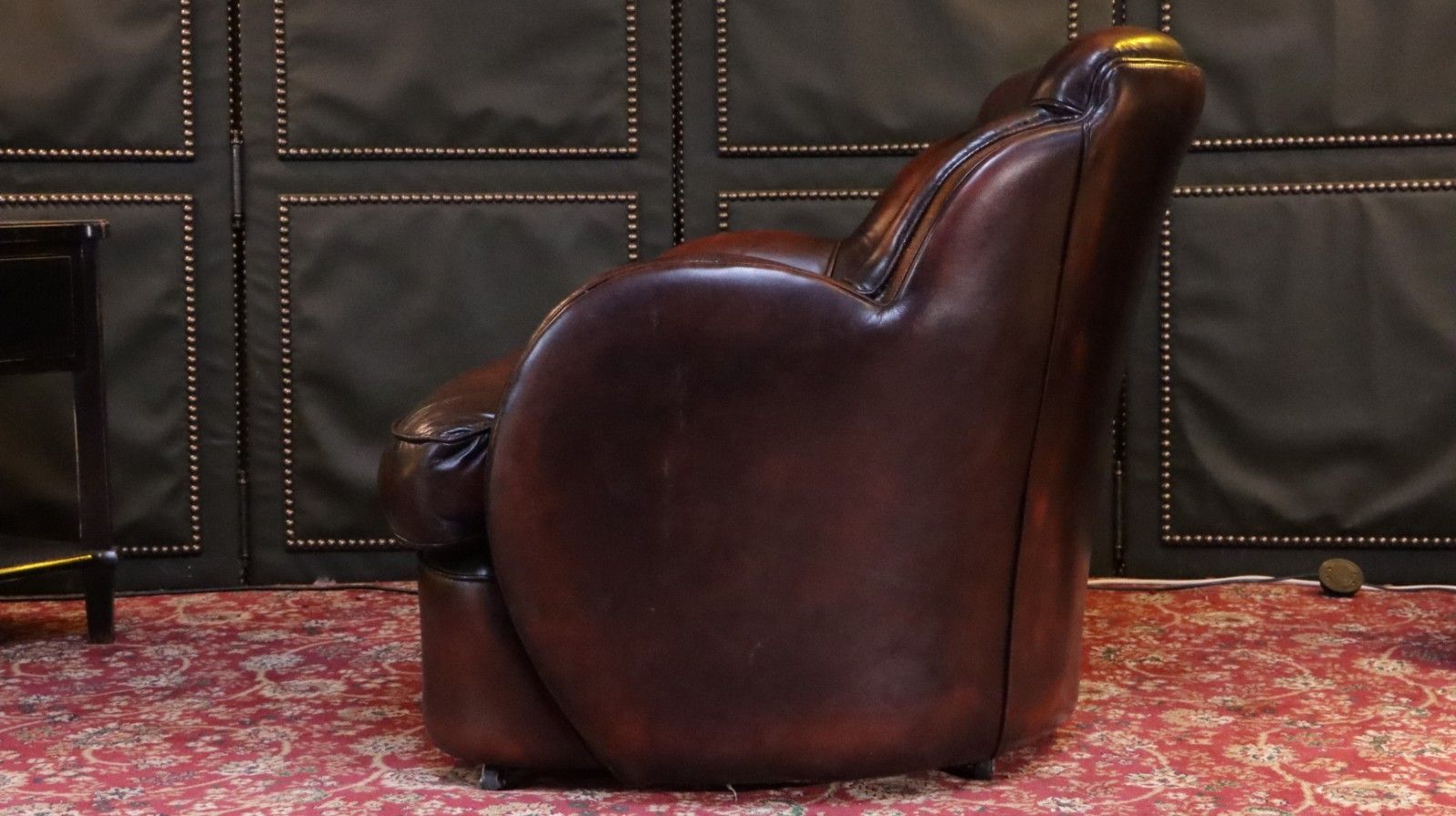 photo vinterior Superb Harry And Lou Epstein Cloud Leather 2 Seater Club Sofa Mahogany Tan Del🚚