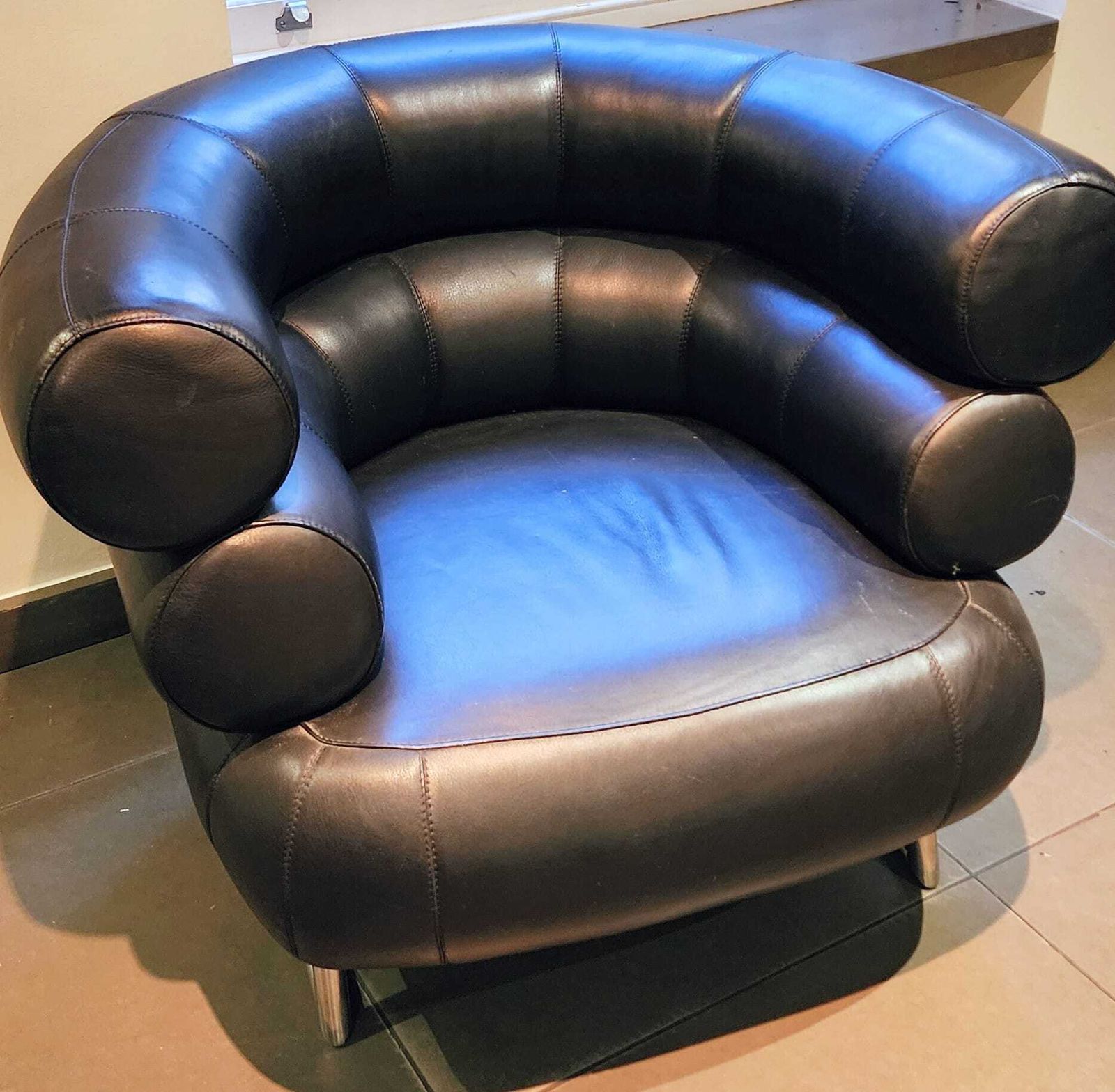 Eileen Gray Bibendum Chair   Bauhaus Premium Leather Reproduction