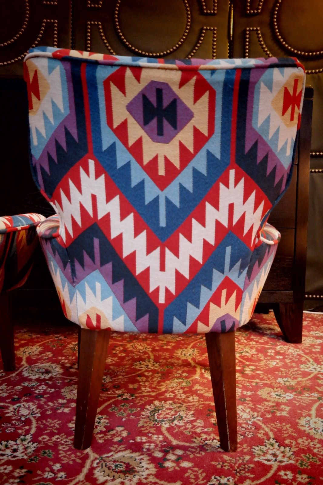 photo vintage Pair George Smith Bedroom Nursing Kilim Under Wndow Armchairs Blue Red Rrp£11600