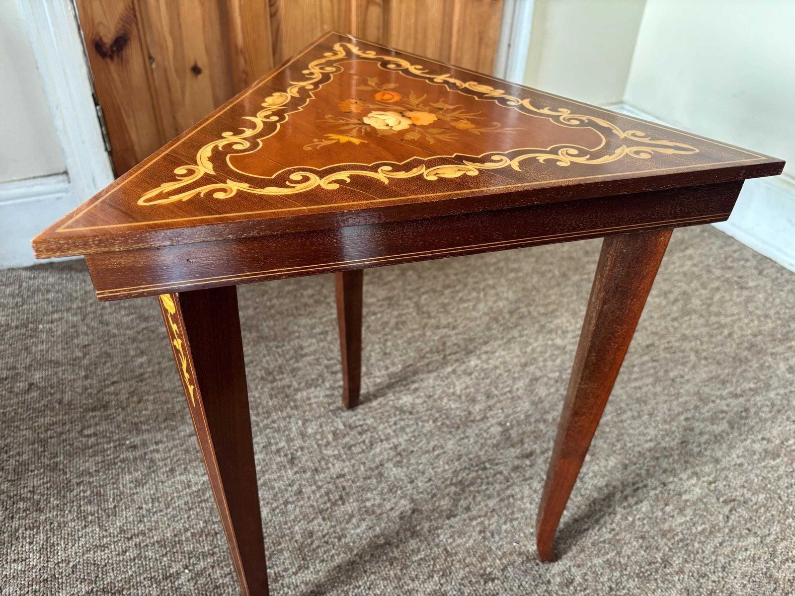 Small Italian (Sorrento) Musical Table With Storage & Swiss Musical Movement photo vinterior