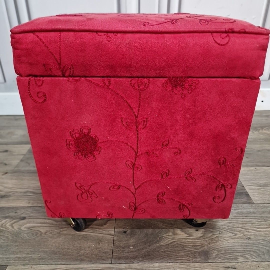 Vintage Ottoman Footstool Red Storage Foot Rest – Lift Up Lid Pouffe Retro photo vinterior