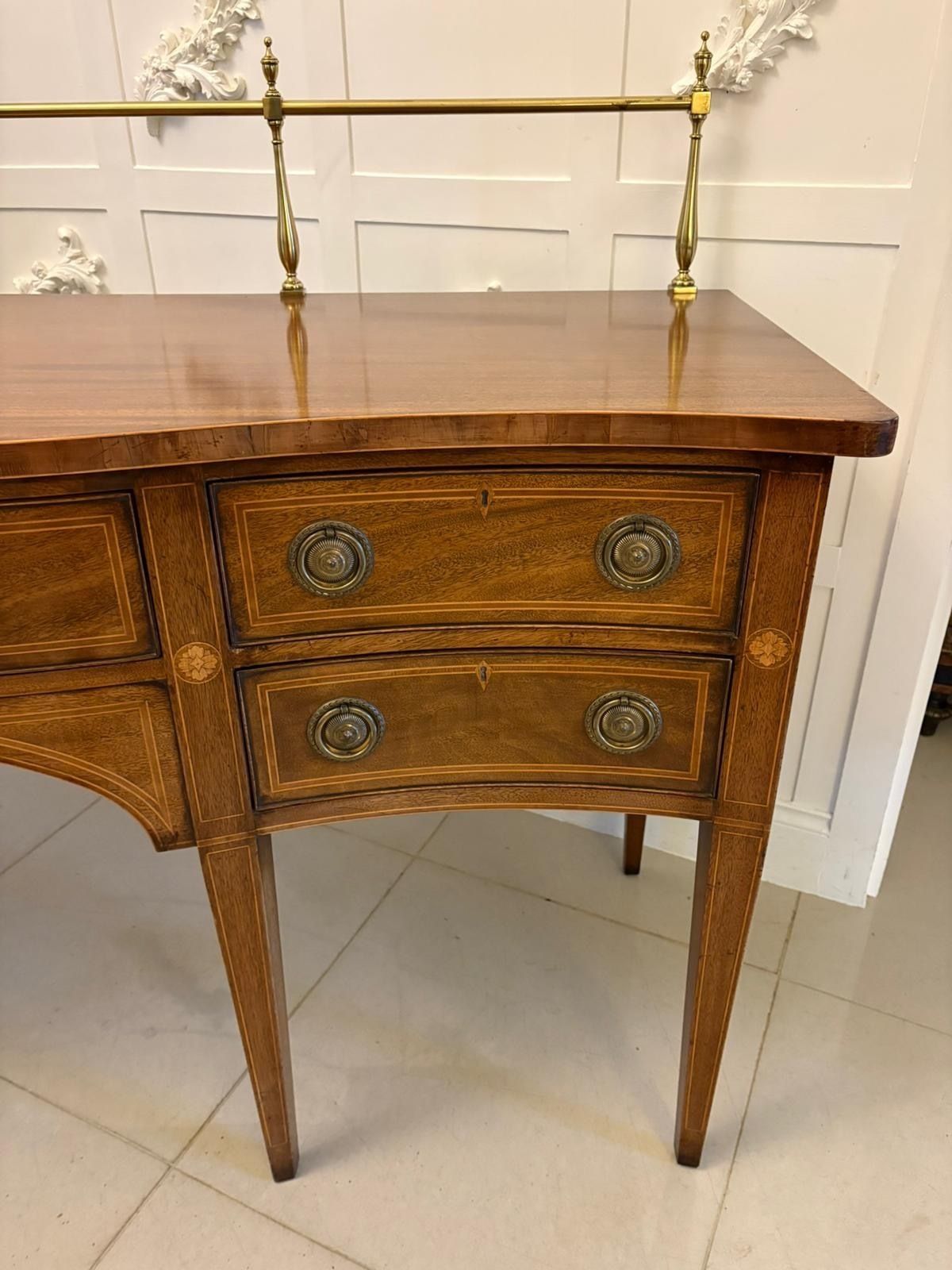 Antique Early 20th Century Figured Mahogany Serpentine Sideboard photo vinterior