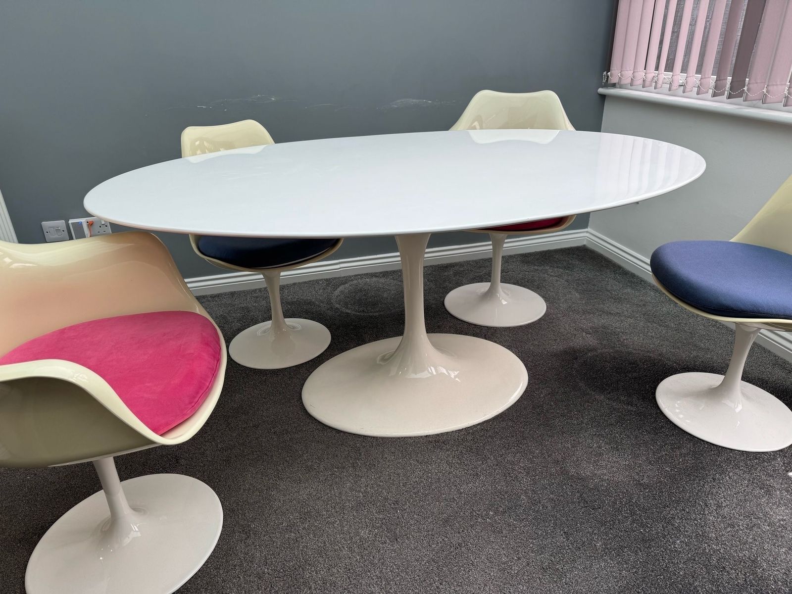 photo vintage Rudi Bonzanini Tulip Dining Chairs & Dining Table