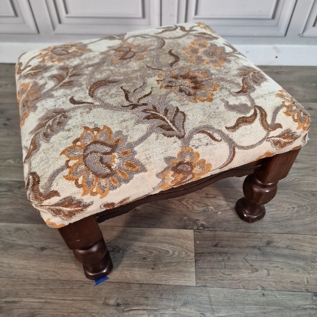 photo vinterior Vintage Upholstered Footstool Solid Wood Turned Legs Floral Fabric Top Feet Rest