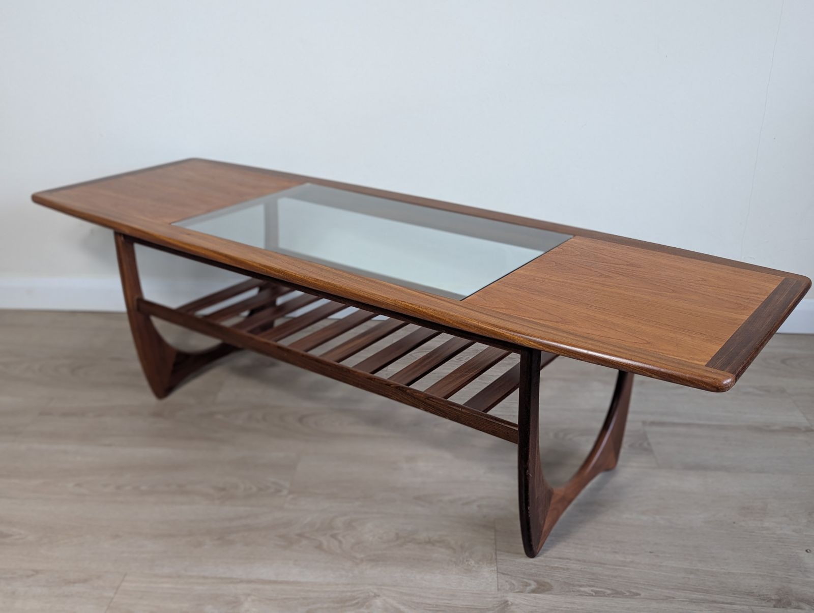 photo vintage G Plan “Long John” Teak & Glass Coffee Table With Slatted Undershelf Rare Find | Mid Century Modern (C.1960s–70s)