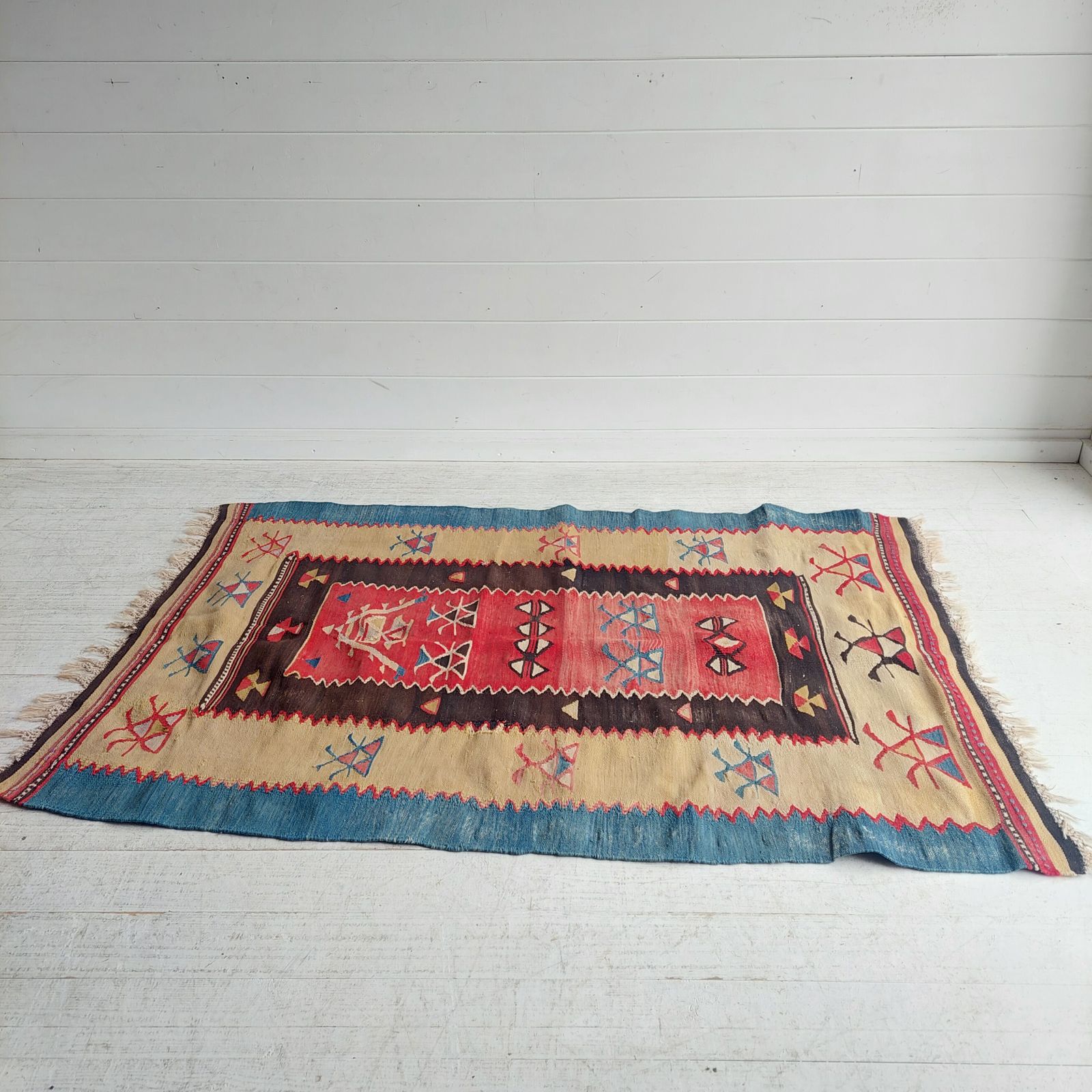 Vintage Traditional Turkish Kilim Rug Mid Century Anatolian Ochre Red Blue Brown Kelim,  140x88cm photo furniture
