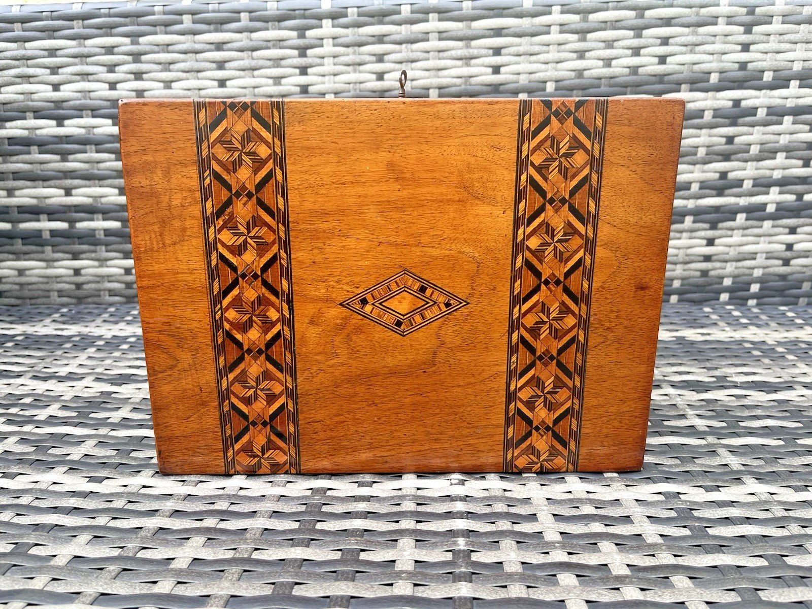 Antique Inlaid Walnut Diamond Wood Storage Box Deco photo vinterior
