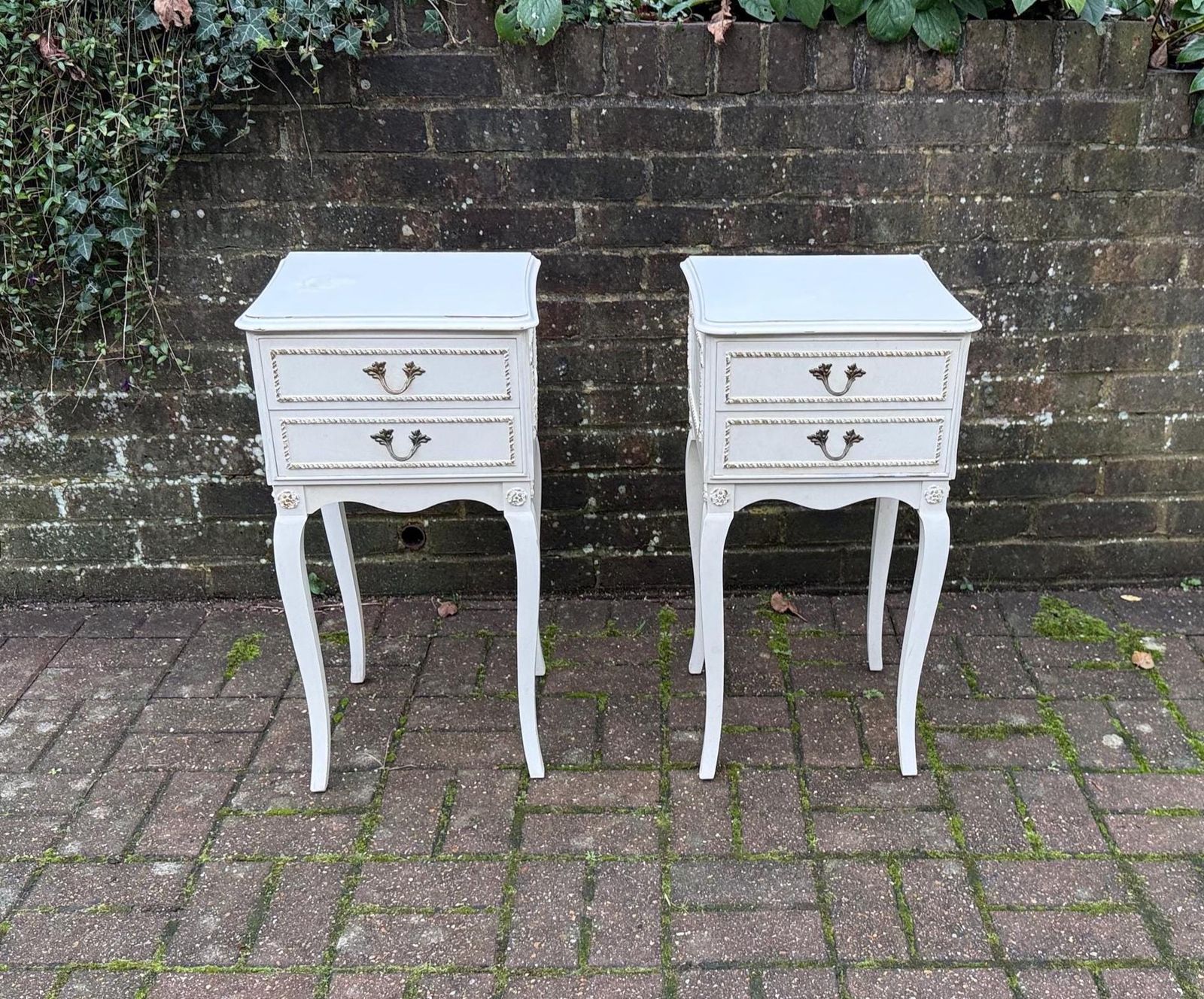 Vintage French Style Retro White And Gold Bedside Tables With Two Drawers – Elegant White Shabby Chic Furniture