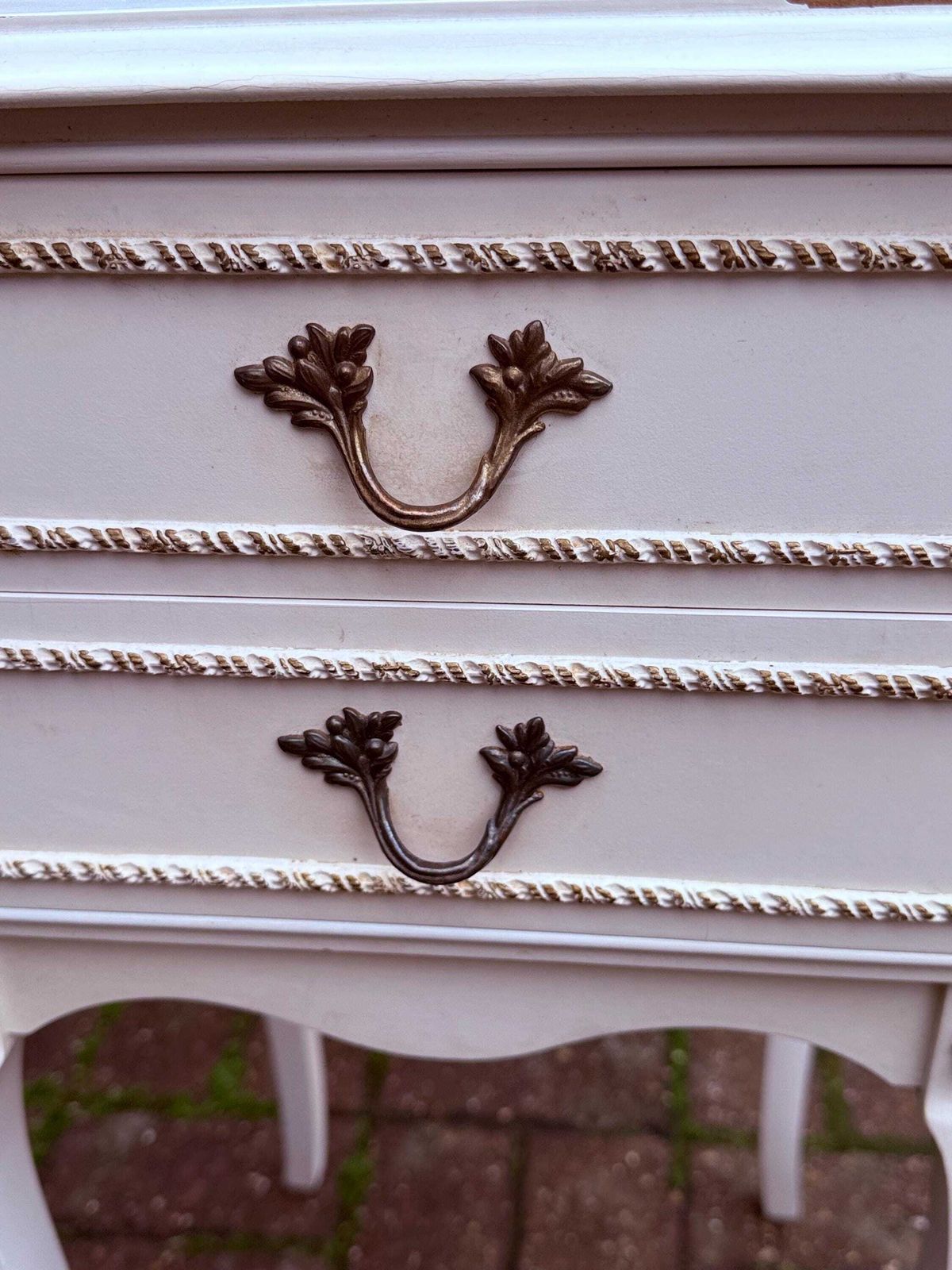 395.0 Vintage French Style Retro White And Gold Bedside Tables With Two Drawers – Elegant White Shabby Chic Furniture photo