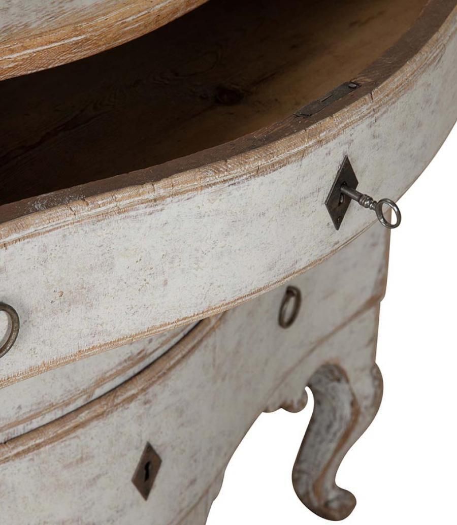 18th Century Swedish Rococo Serpentine Front Commode photo vintage