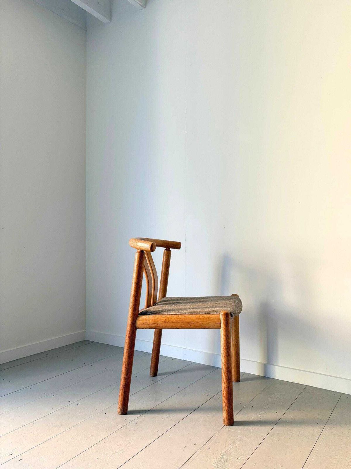 Set Of Mid Century Danish Dining Chairs By Hans Jørgen Frydendal photo vinterior