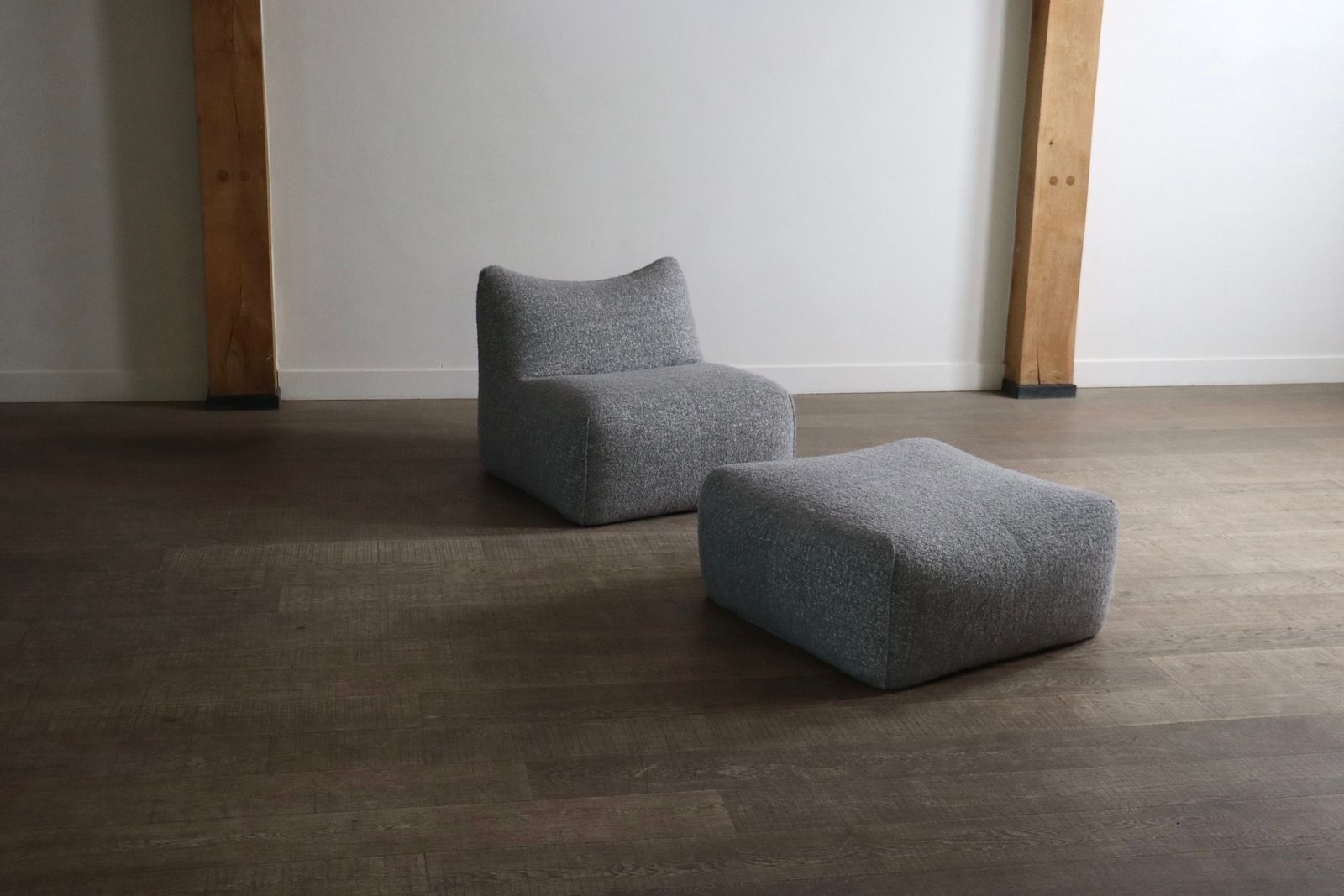 Le Bambole Lounge Chair Met Ottoman In Bouclé Van Mario Bellini Voor B&B Italia, Jaren 1970 photo furniture