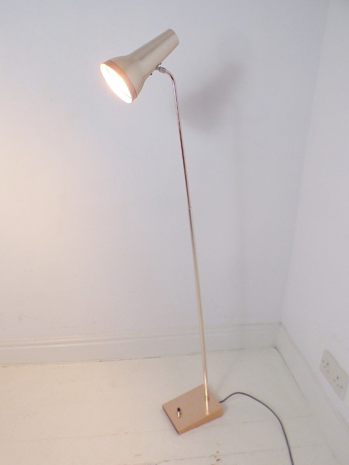 Stunning Vintage British Design Edmund Cooke Conelight Floor Lamp 1960's photo vinterior